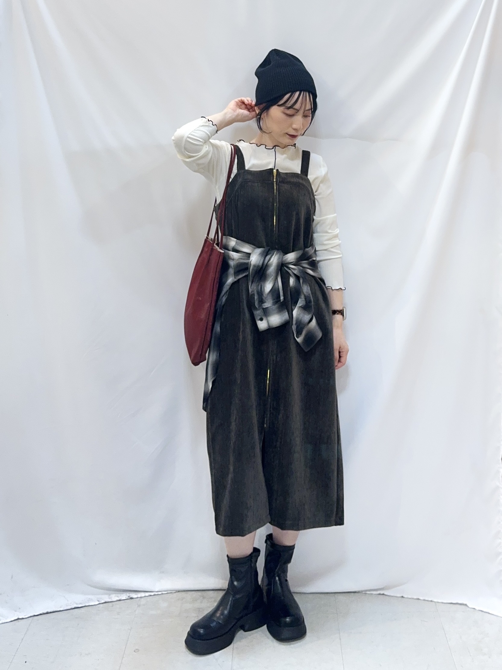 𝐇𝐢𝐫𝐨𝐦𝐢さんの「SHOO･LA･RUE｜【S-LL/洗濯機可】フロントジップ ベロアジャンドレ」を使ったコーディネート