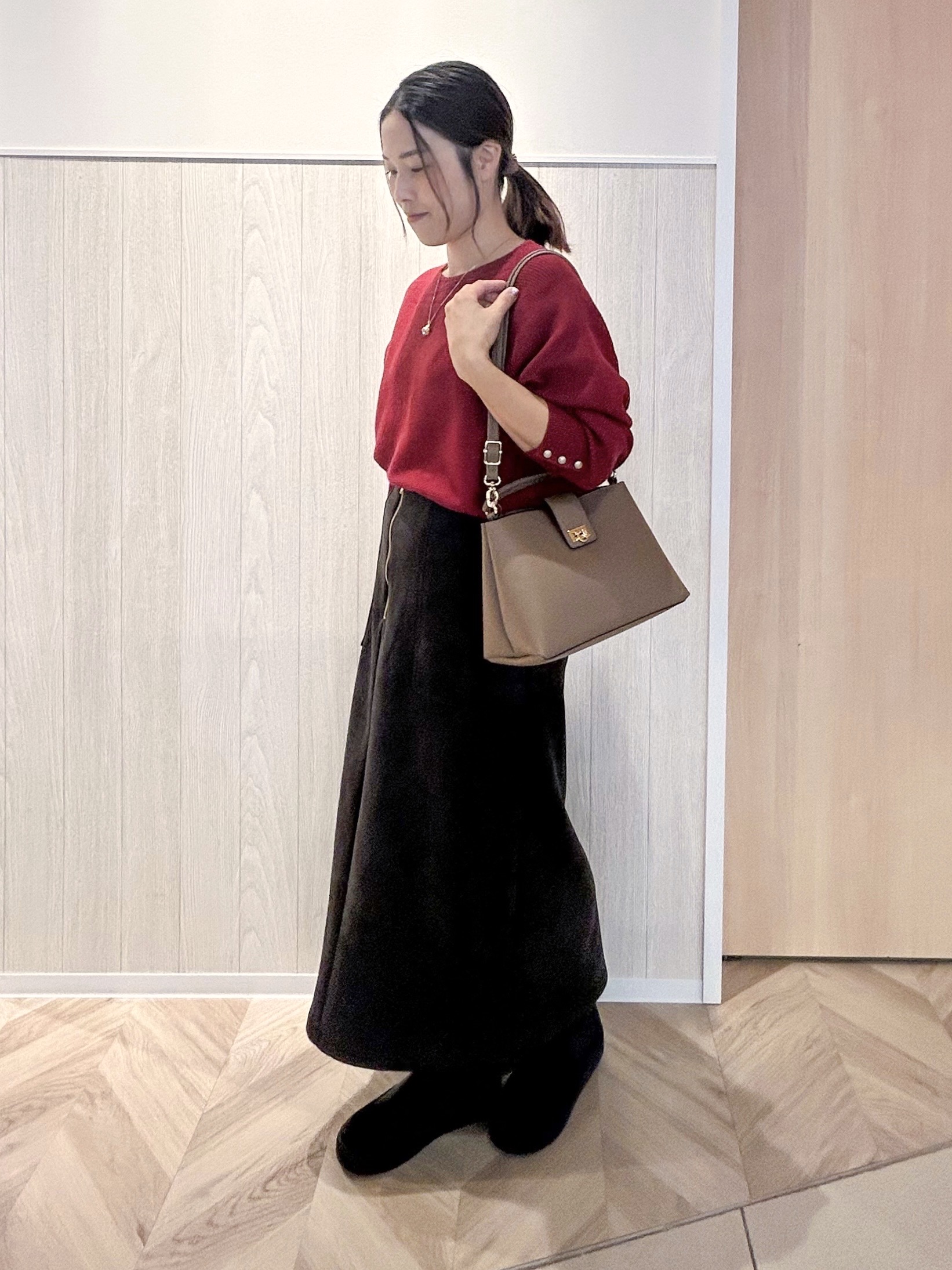 tomoさんの「SHOO･LA･RUE｜【洗濯機可/体型カバー】やわらかリブドルマンニット」を使ったコーディネート