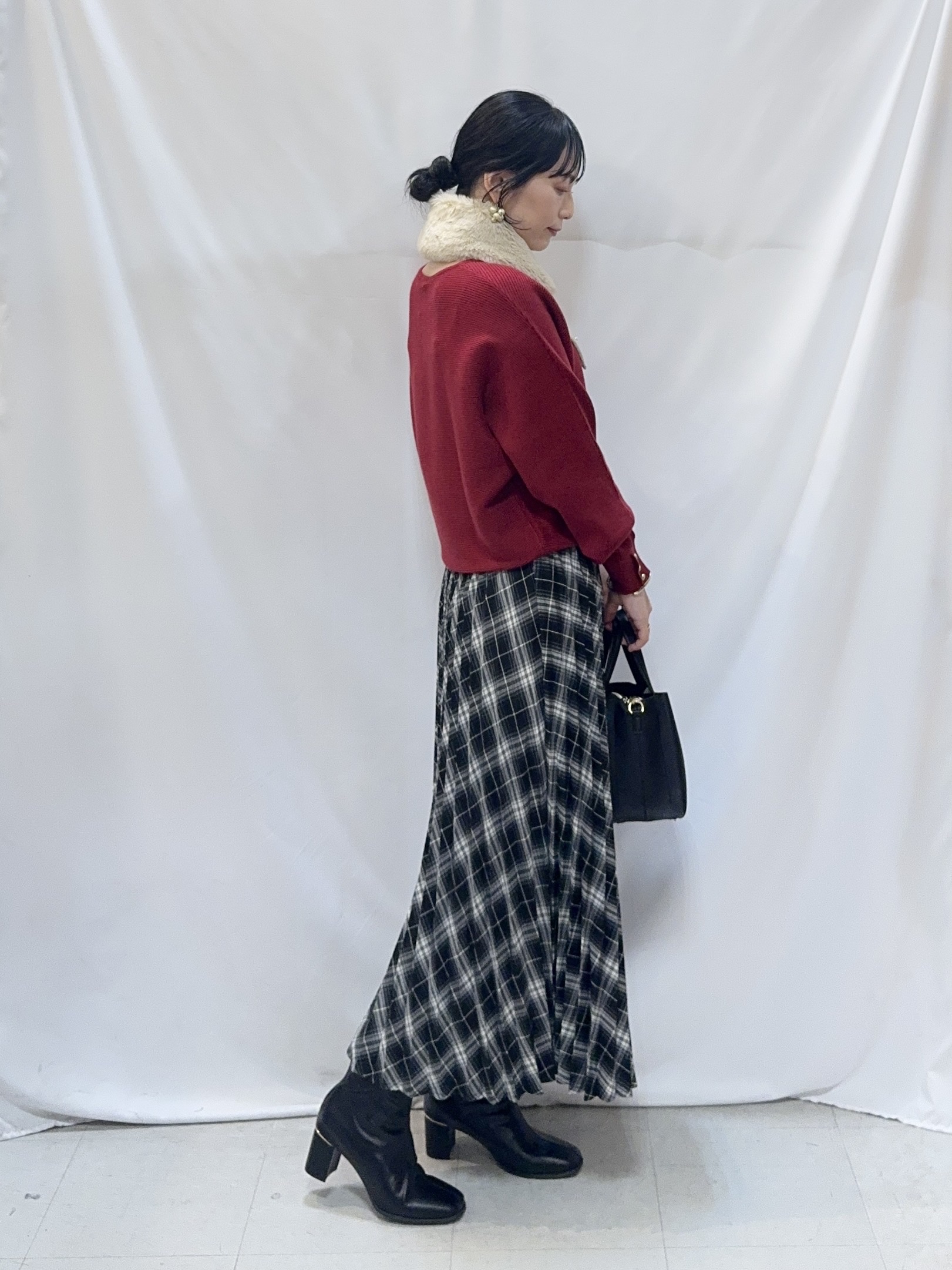𝐇𝐢𝐫𝐨𝐦𝐢さんの「SHOO･LA･RUE｜【洗濯機可/体型カバー】やわらかリブドルマンニット」を使ったコーディネート