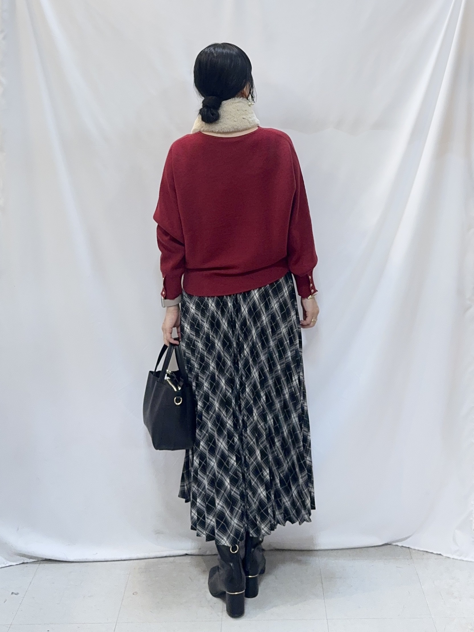 𝐇𝐢𝐫𝐨𝐦𝐢さんの「SHOO･LA･RUE｜【洗濯機可/体型カバー】やわらかリブドルマンニット」を使ったコーディネート