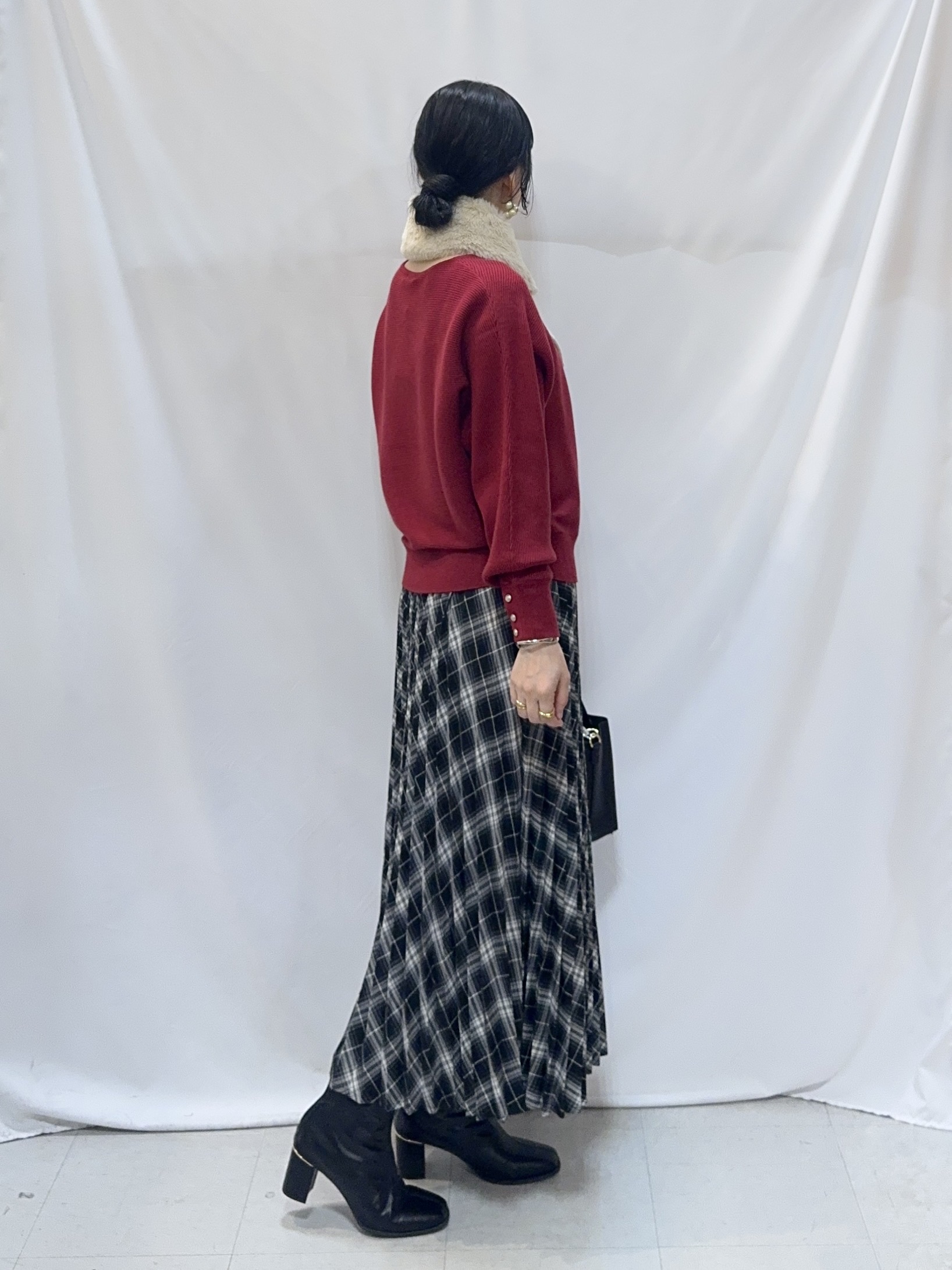 𝐇𝐢𝐫𝐨𝐦𝐢さんの「SHOO･LA･RUE｜【洗濯機可/体型カバー】やわらかリブドルマンニット」を使ったコーディネート
