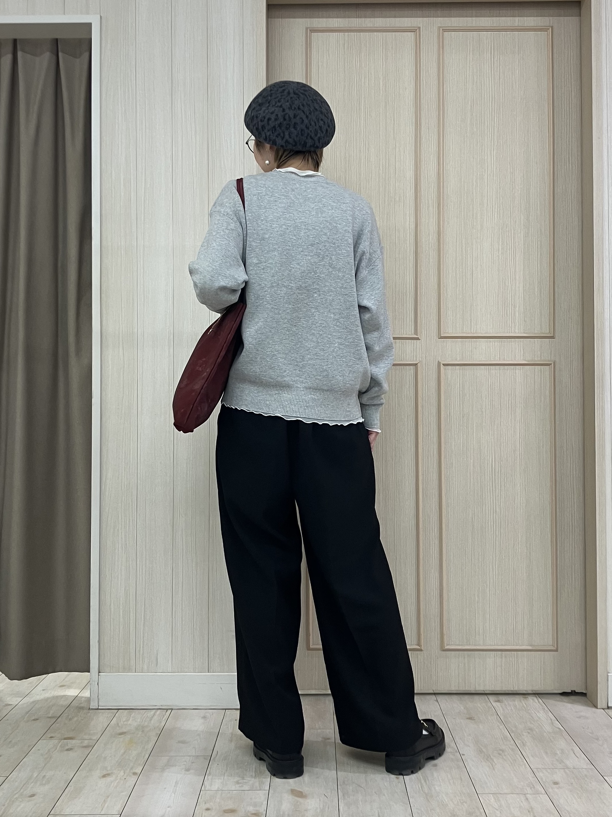 Turnerさんの「SHOO･LA･RUE｜【S-LL/洗濯機可】スウェットライク ロゴニット」を使ったコーディネート