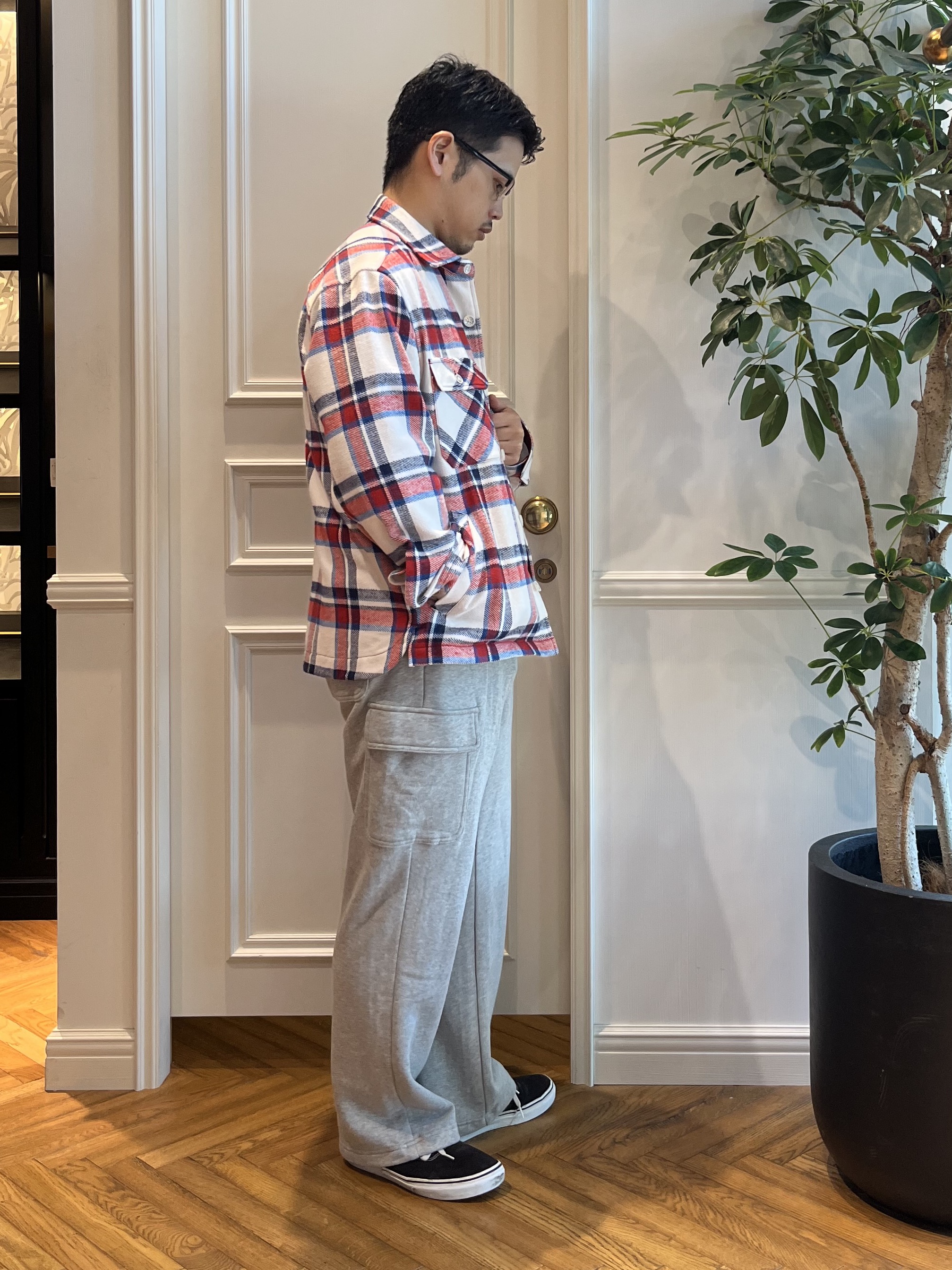 Tokuさんの「DRESSTERIOR｜タータンチェック シャツブルゾン」を使ったコーディネート