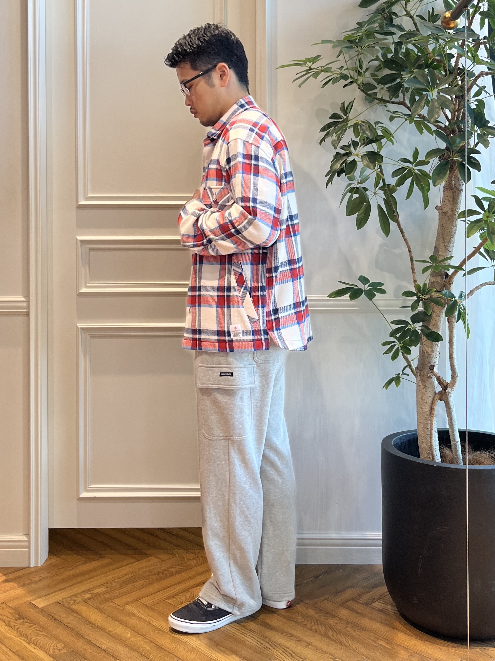 Tokuさんの「DRESSTERIOR｜タータンチェック シャツブルゾン」を使ったコーディネート