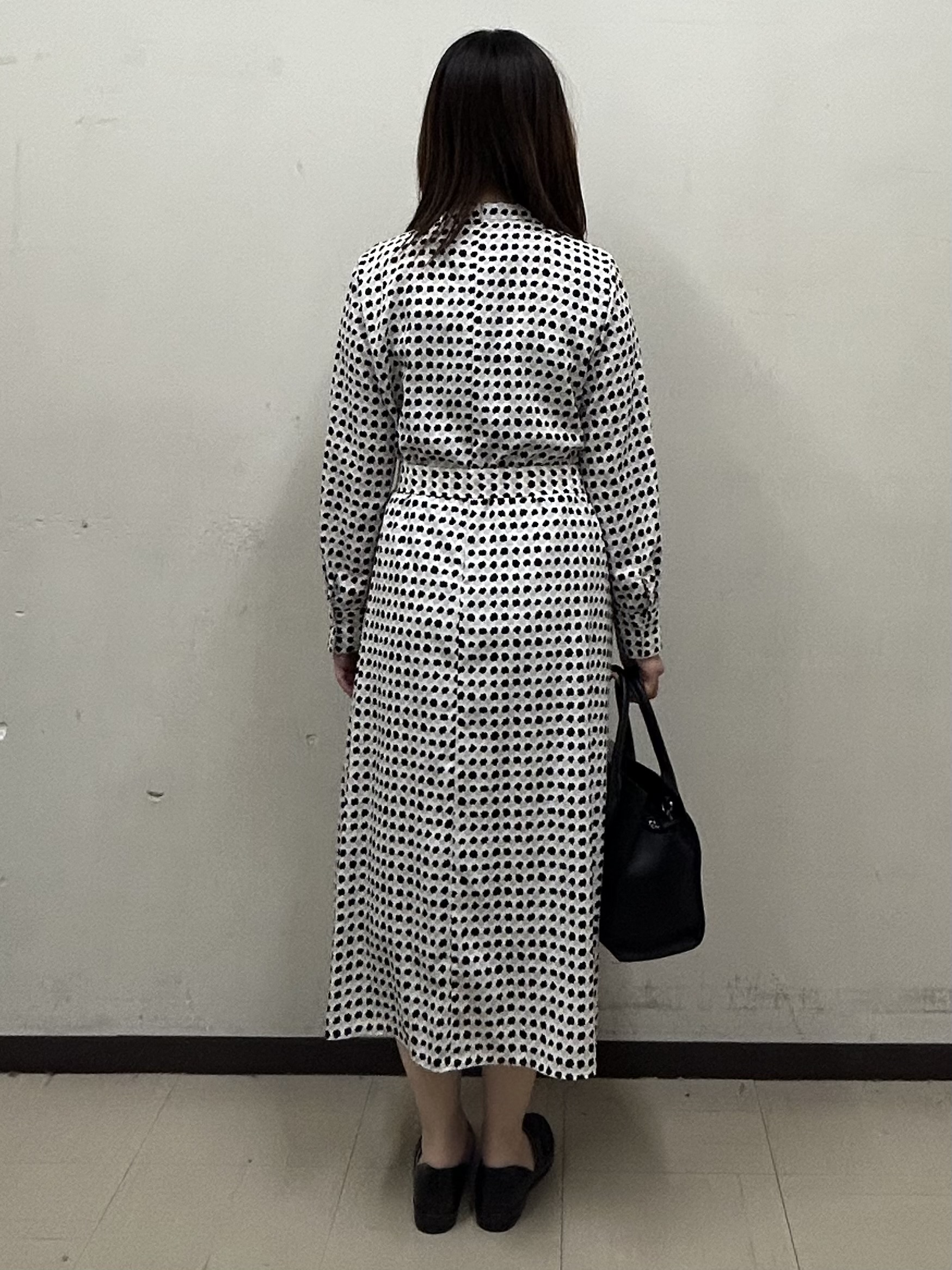 noeさんの「INDIVI｜【美シルエット／ベルト付】幾何学ドット柄プリントワンピース」を使ったコーディネート