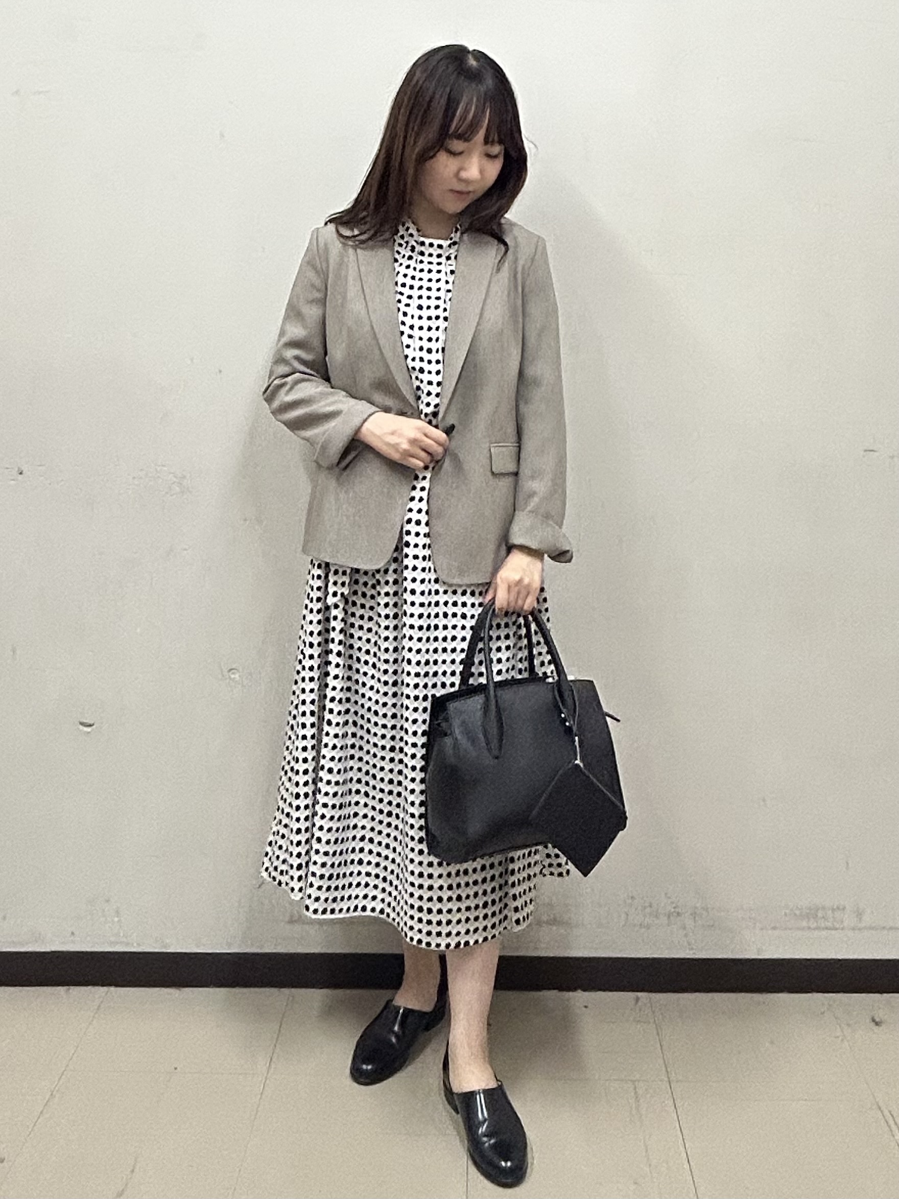 noeさんの「INDIVI｜【美シルエット／ベルト付】幾何学ドット柄プリントワンピース」を使ったコーディネート