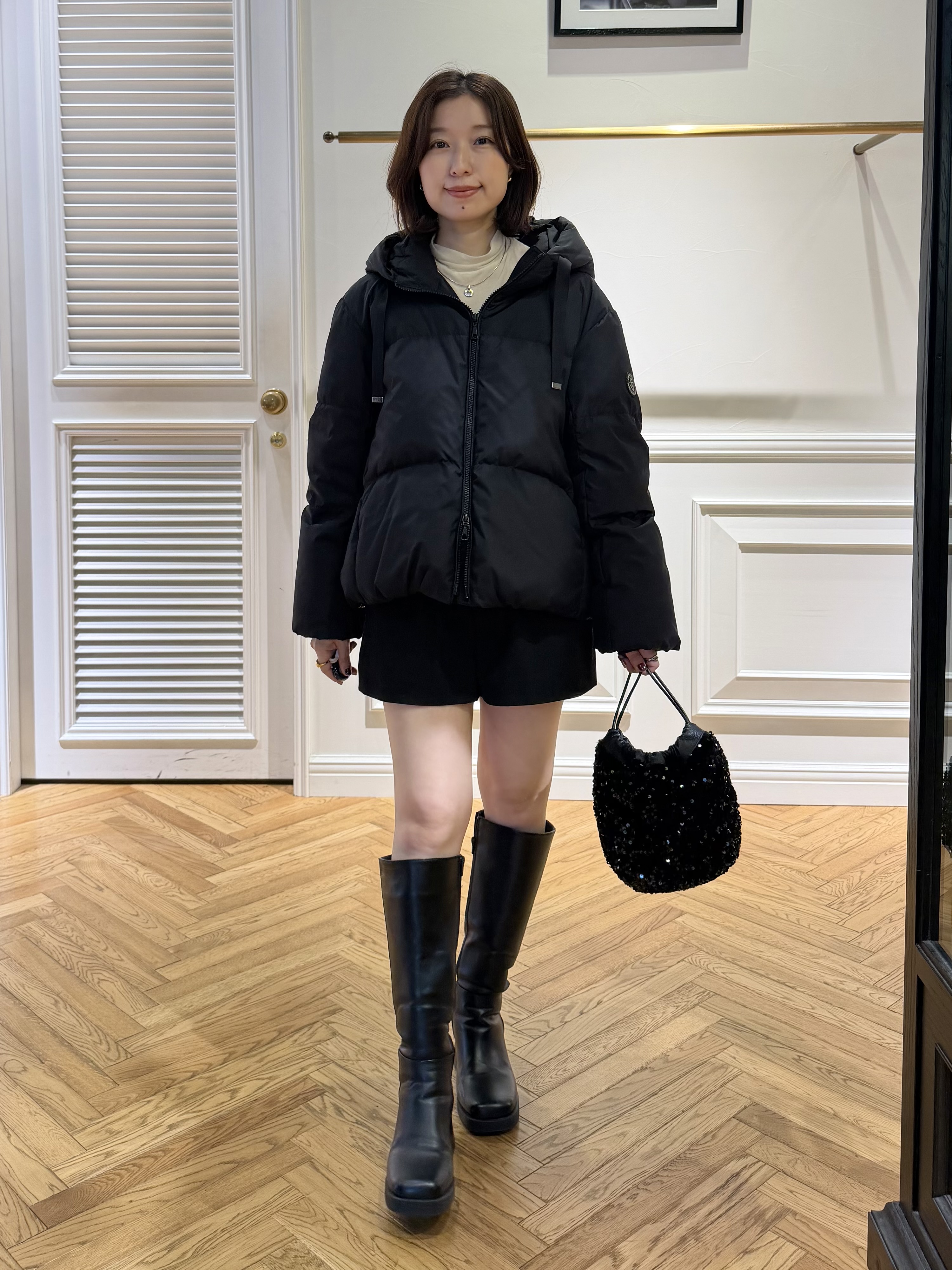 つじ まこさんの「DRESSTERIOR｜【人気/定番】フーデッドショートダウンジャケット」を使ったコーディネート