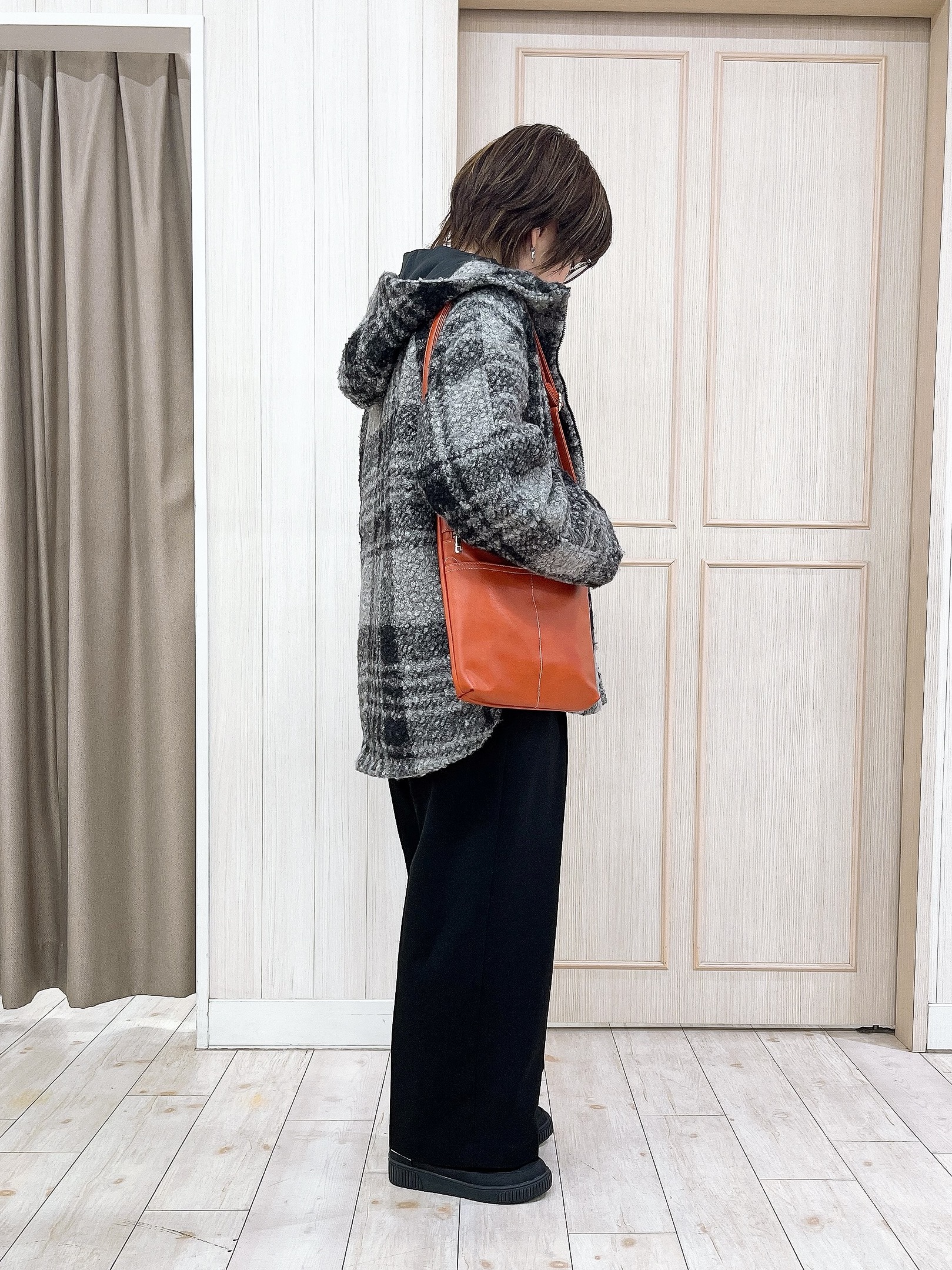 kaneさんの「SHOO･LA･RUE｜【S-LL】フード付き ブークレ調チェックコート」を使ったコーディネート