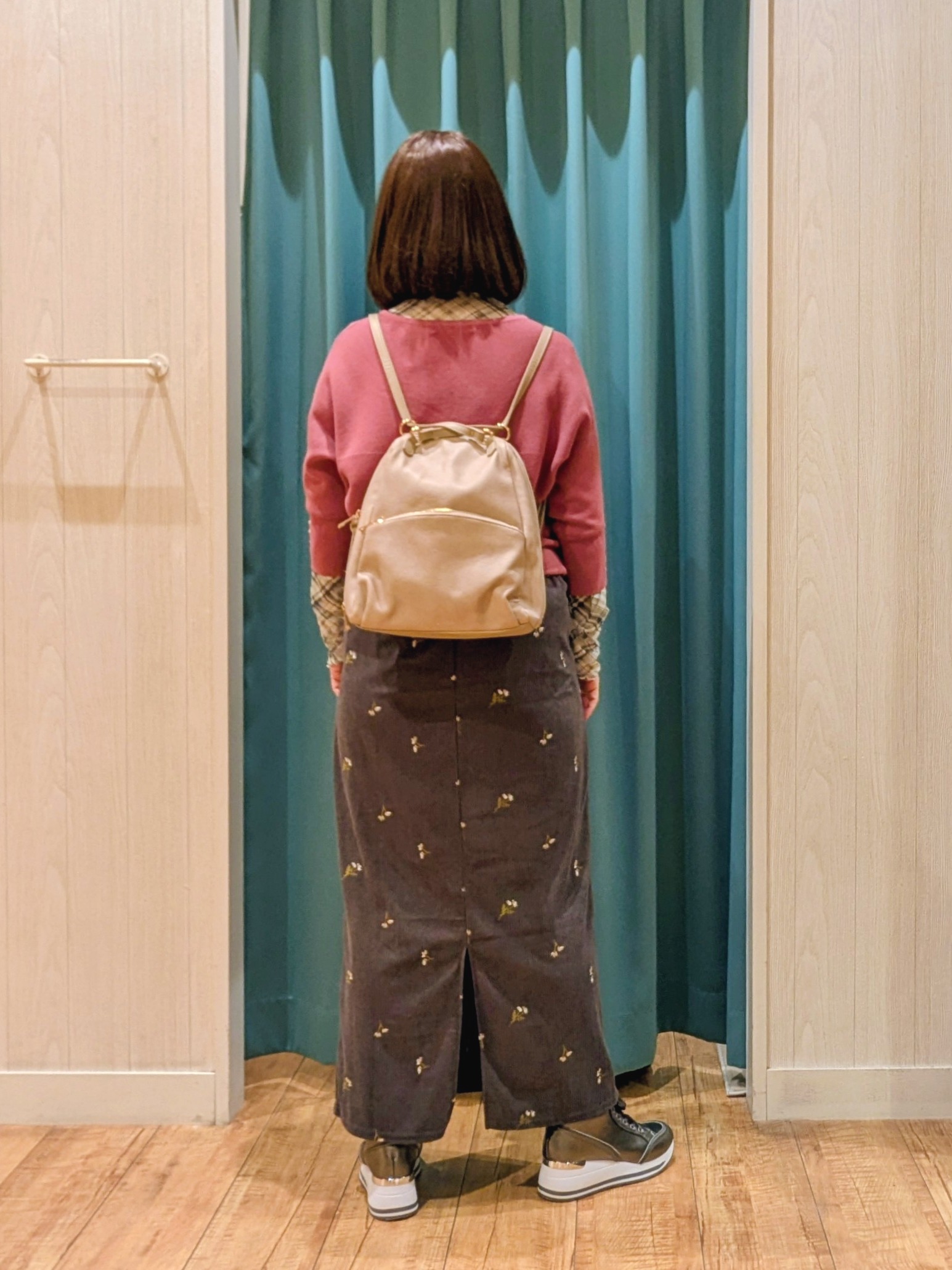 ゆーさんさんの「SHOO･LA･RUE｜【毛玉になりにくい/洗濯機可】パールで手元美しく 7分袖とろみガータードルマンニット」を使ったコーディネート