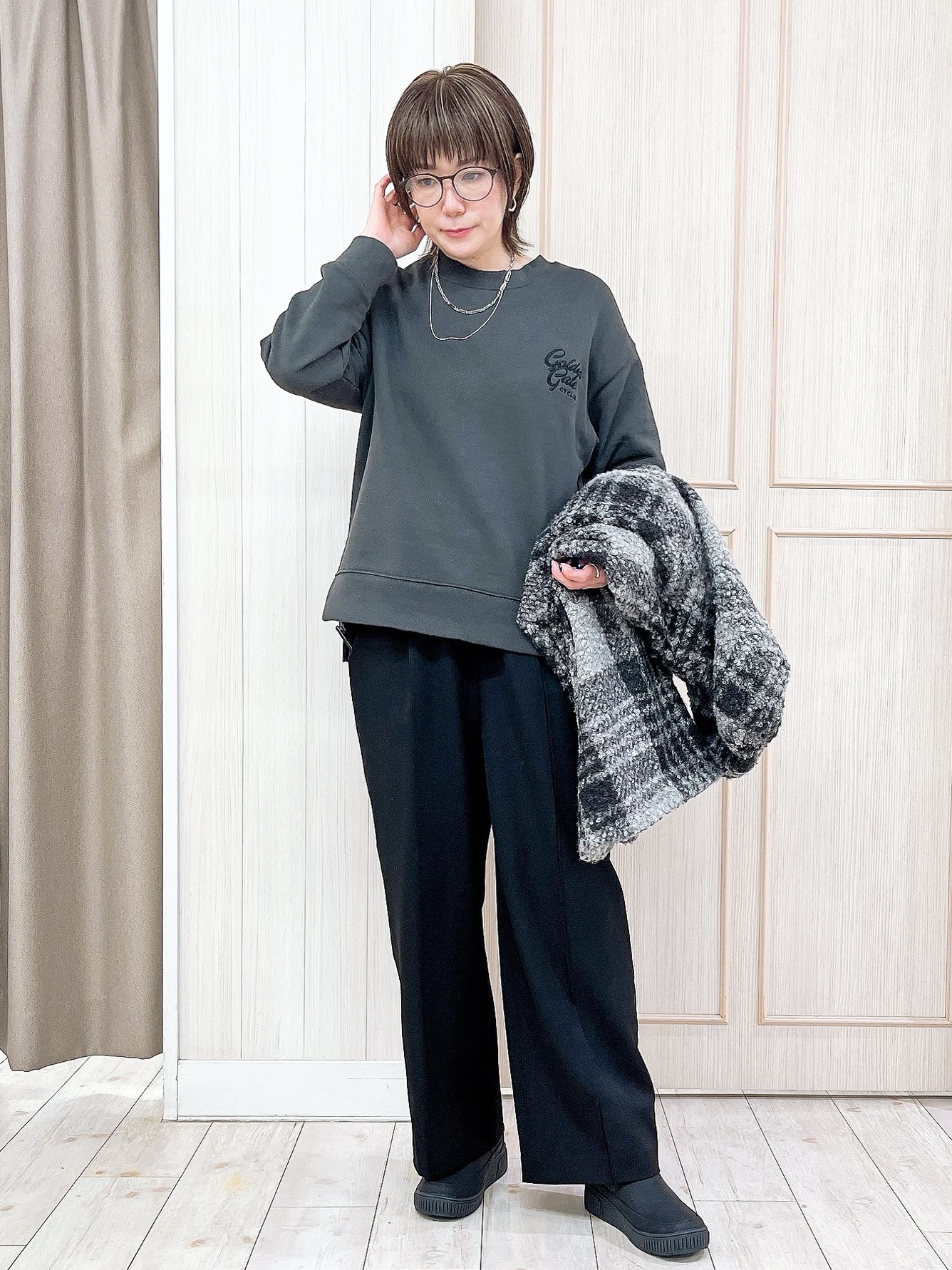 kaneさんの「SHOO･LA･RUE｜【S-LL】フード付き ブークレ調チェックコート」を使ったコーディネート