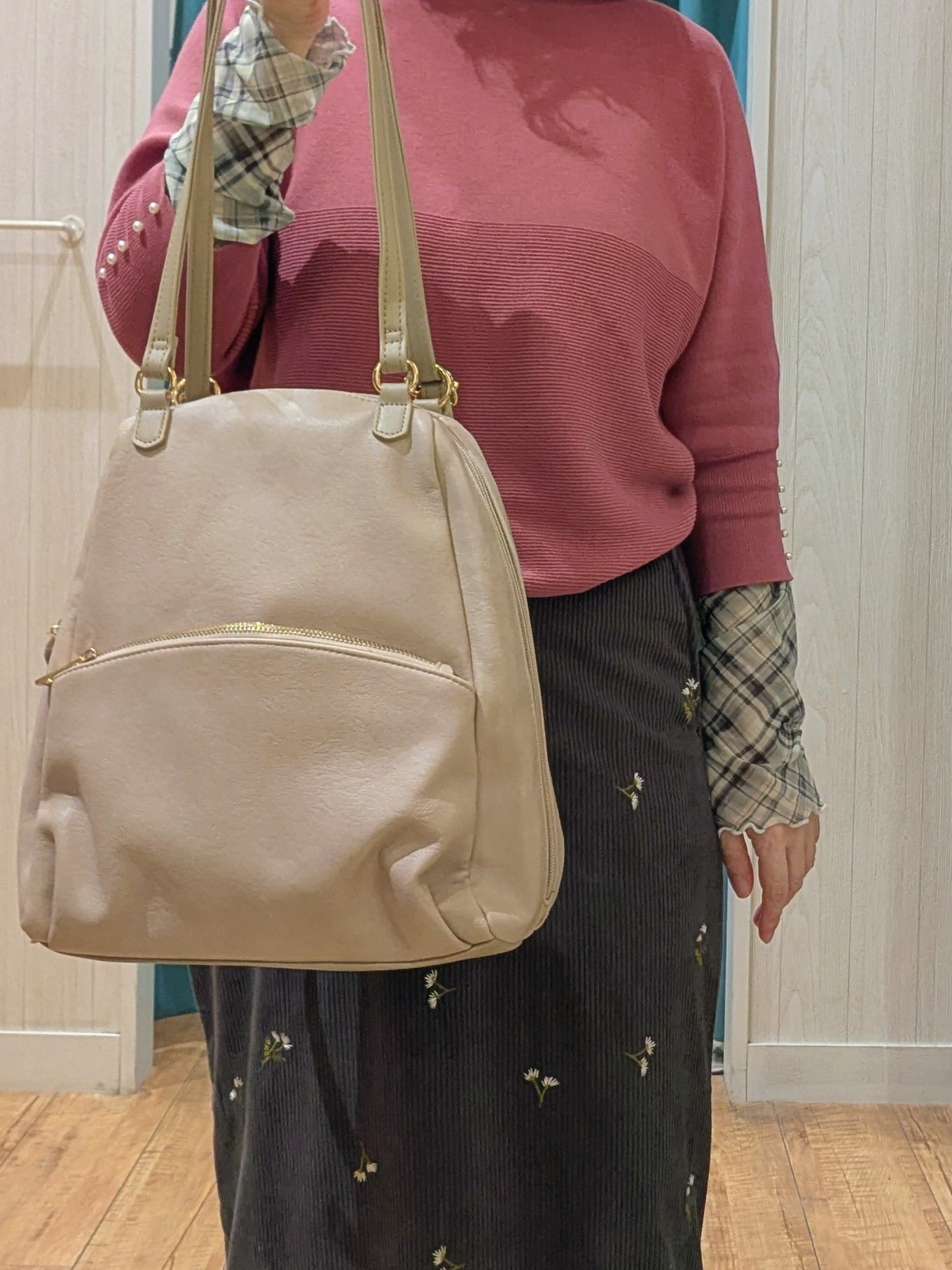 ゆーさんさんの「SHOO･LA･RUE｜【毛玉になりにくい/洗濯機可】パールで手元美しく 7分袖とろみガータードルマンニット」を使ったコーディネート
