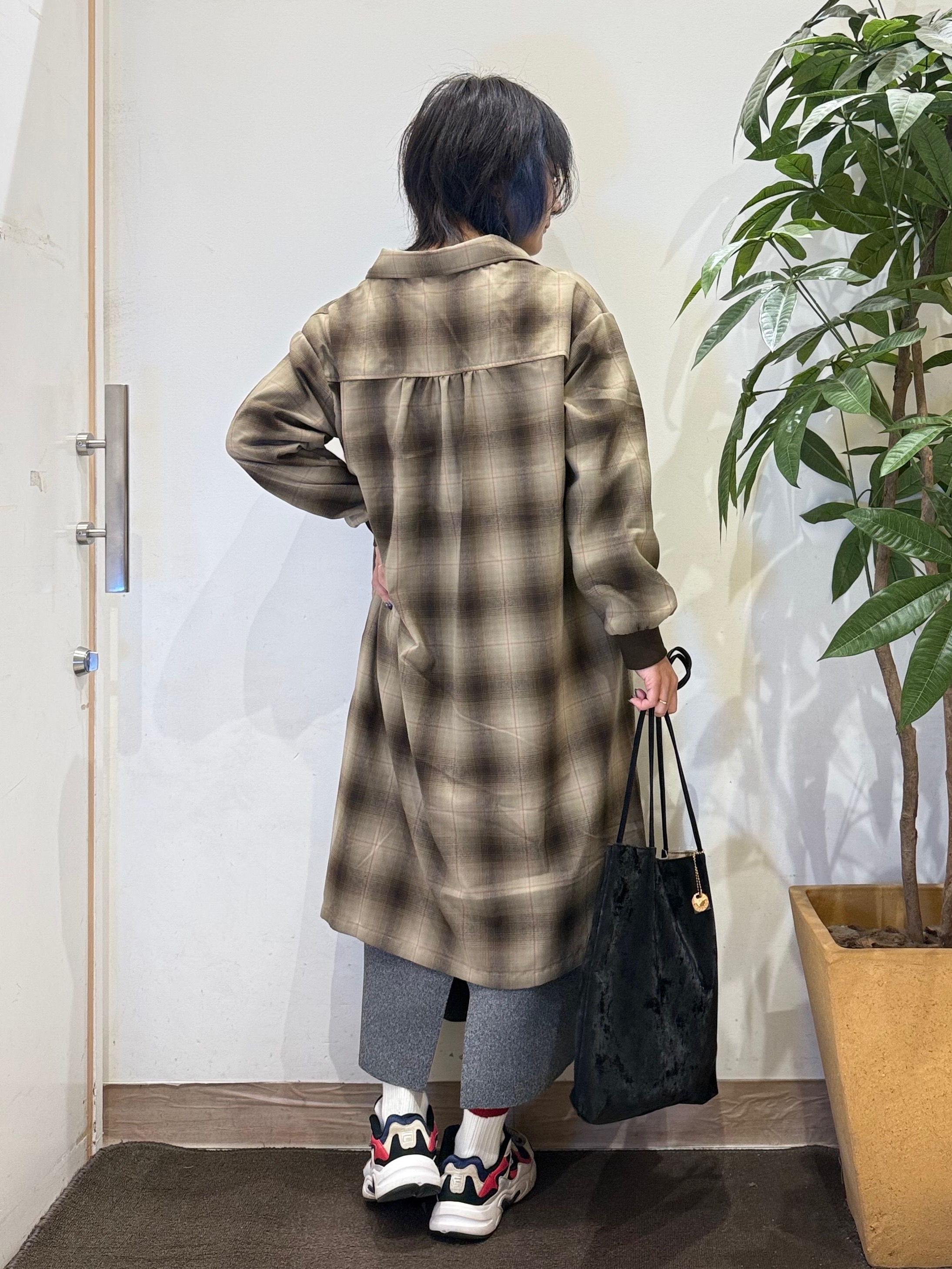 misakiさんの「SHOO･LA･RUE｜【S-LL/洗濯機可】フランネル チェックシャツワンピース」を使ったコーディネート