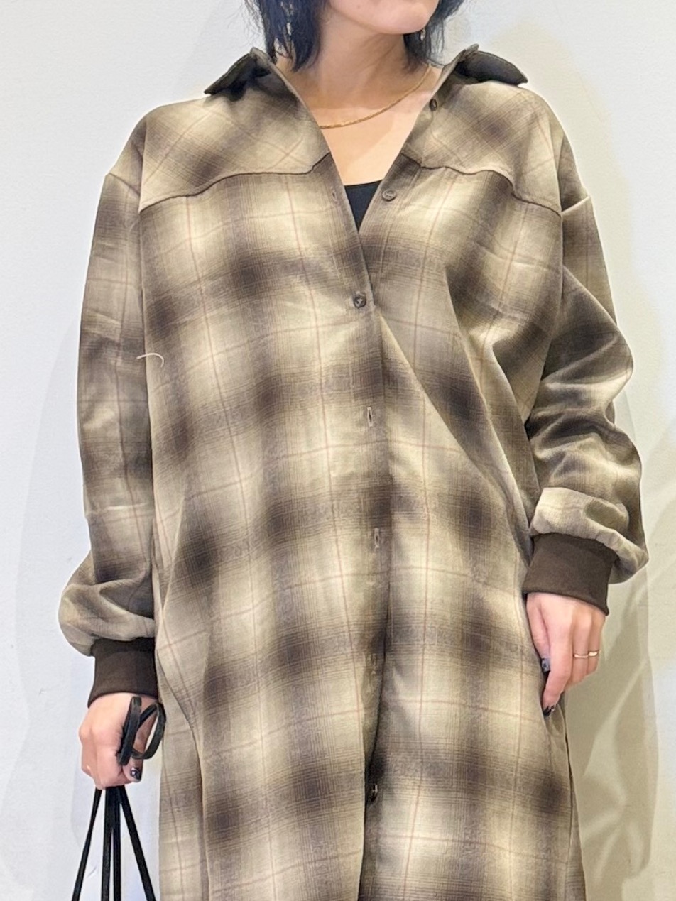 misakiさんの「SHOO･LA･RUE｜【S-LL/洗濯機可】フランネル チェックシャツワンピース」を使ったコーディネート
