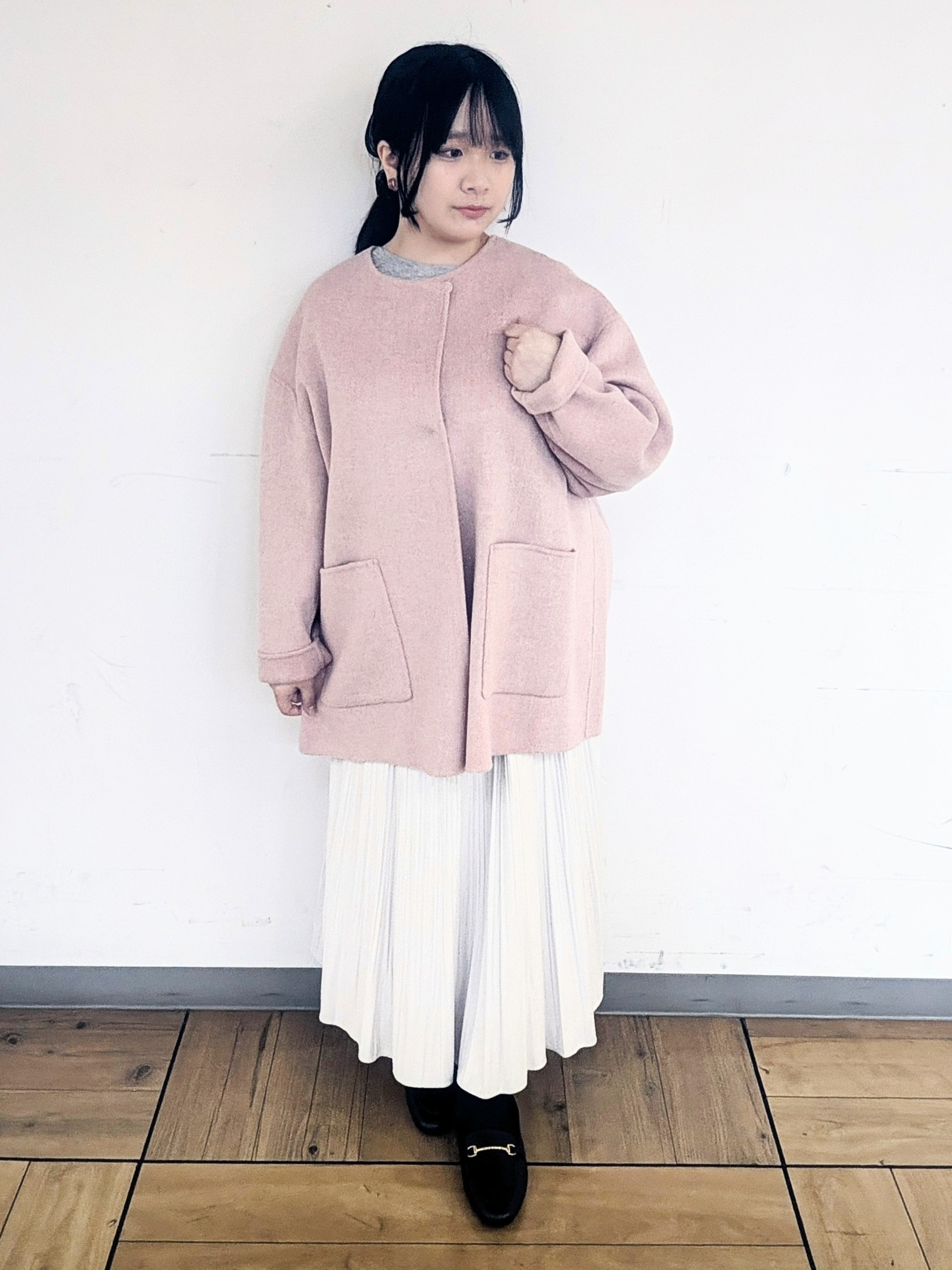 Mizukiさんの「UNTITLED｜【ゆったり/軽い】マフラー付きリバーコート」を使ったコーディネート