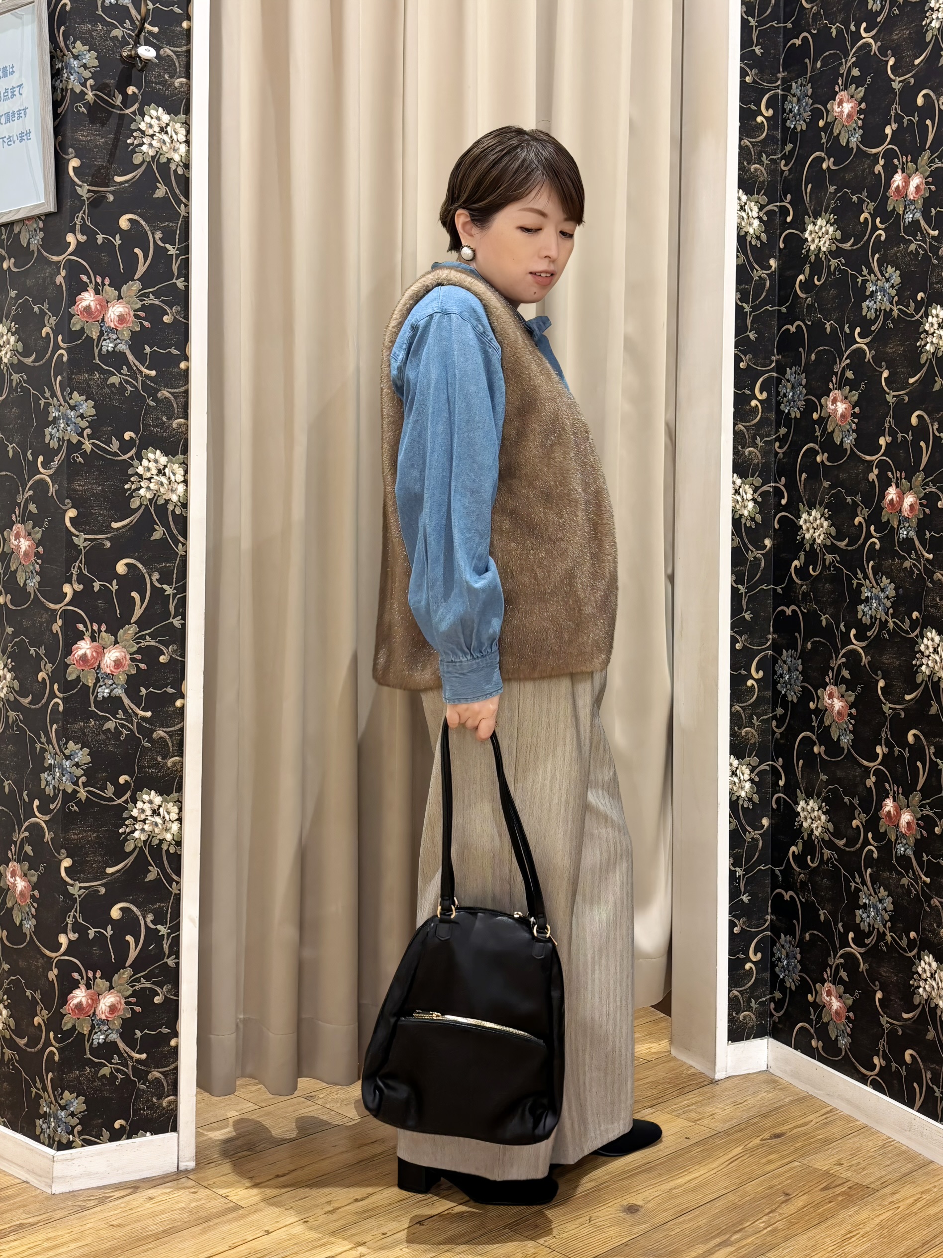 たみさんの「SHOO･LA･RUE｜重ねるだけでこなれコーデに ふわふわフェイクファーベスト」を使ったコーディネート