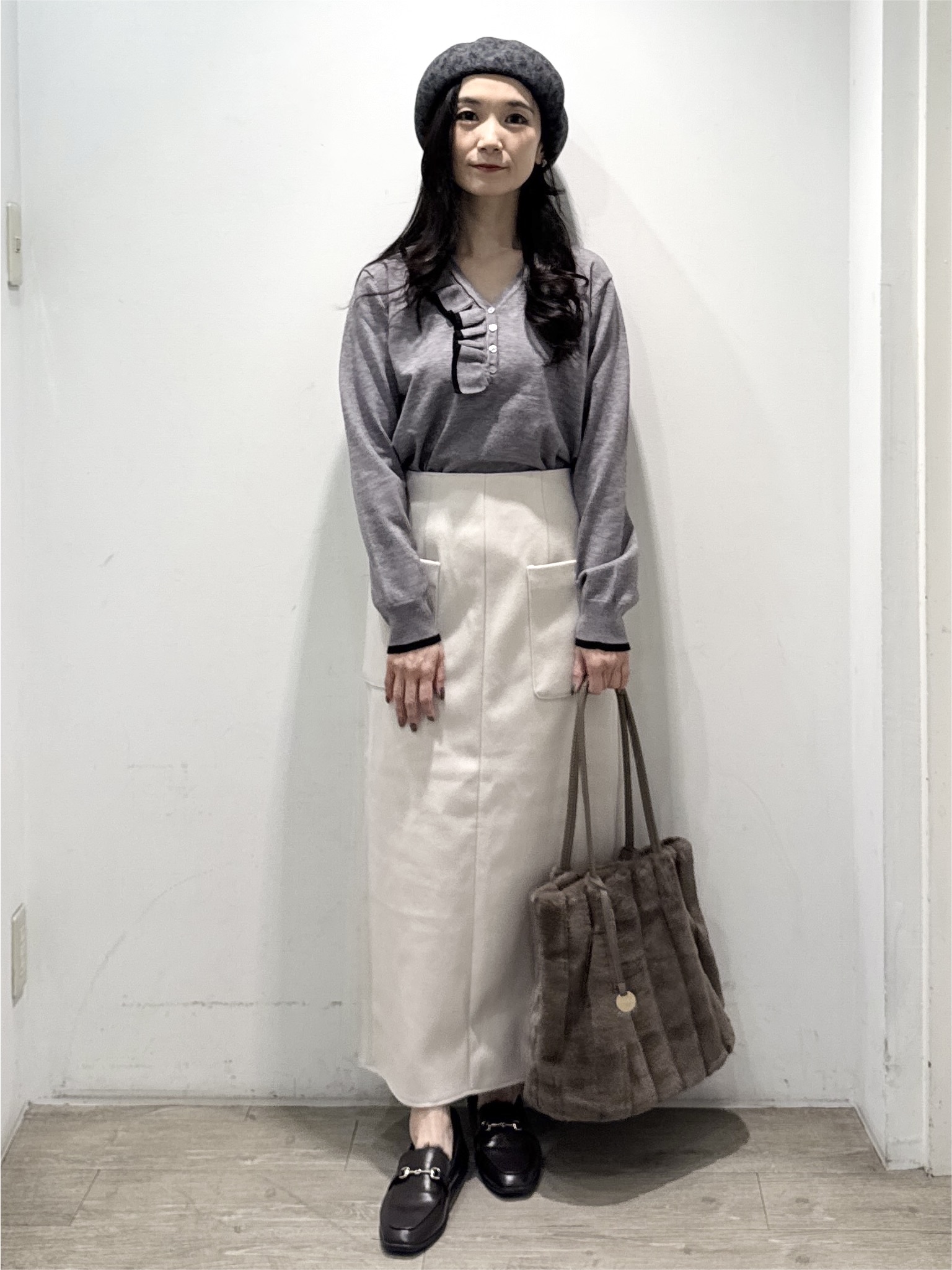 yuicciさんの「OPAQUE.CLIP｜配色フリル ヘンリーニット【洗濯機OK】」を使ったコーディネート