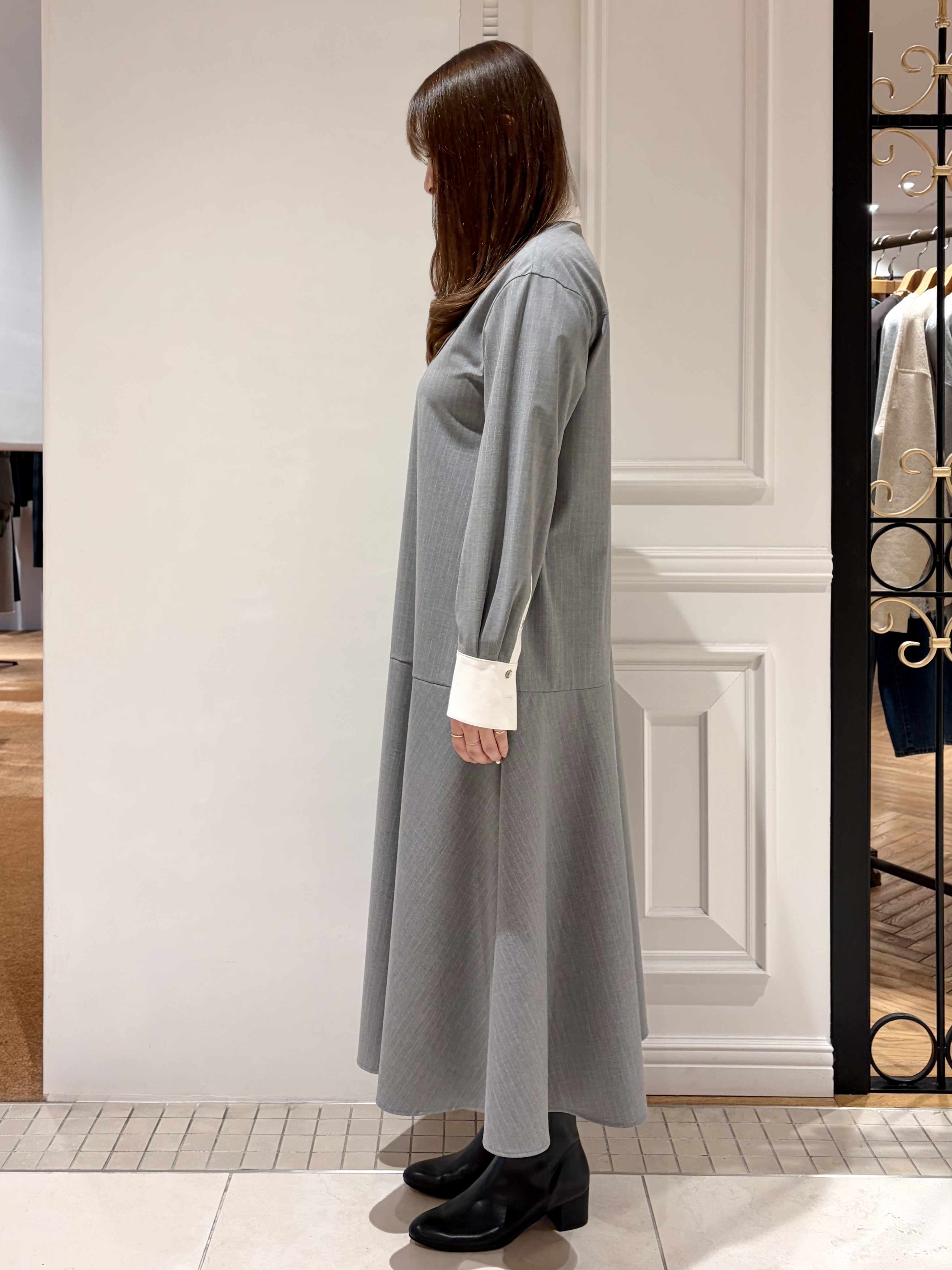 minowaさんの「DRESSTERIOR｜【STORY11月号掲載】ウォッシャブルストライプシャツワンピース」を使ったコーディネート