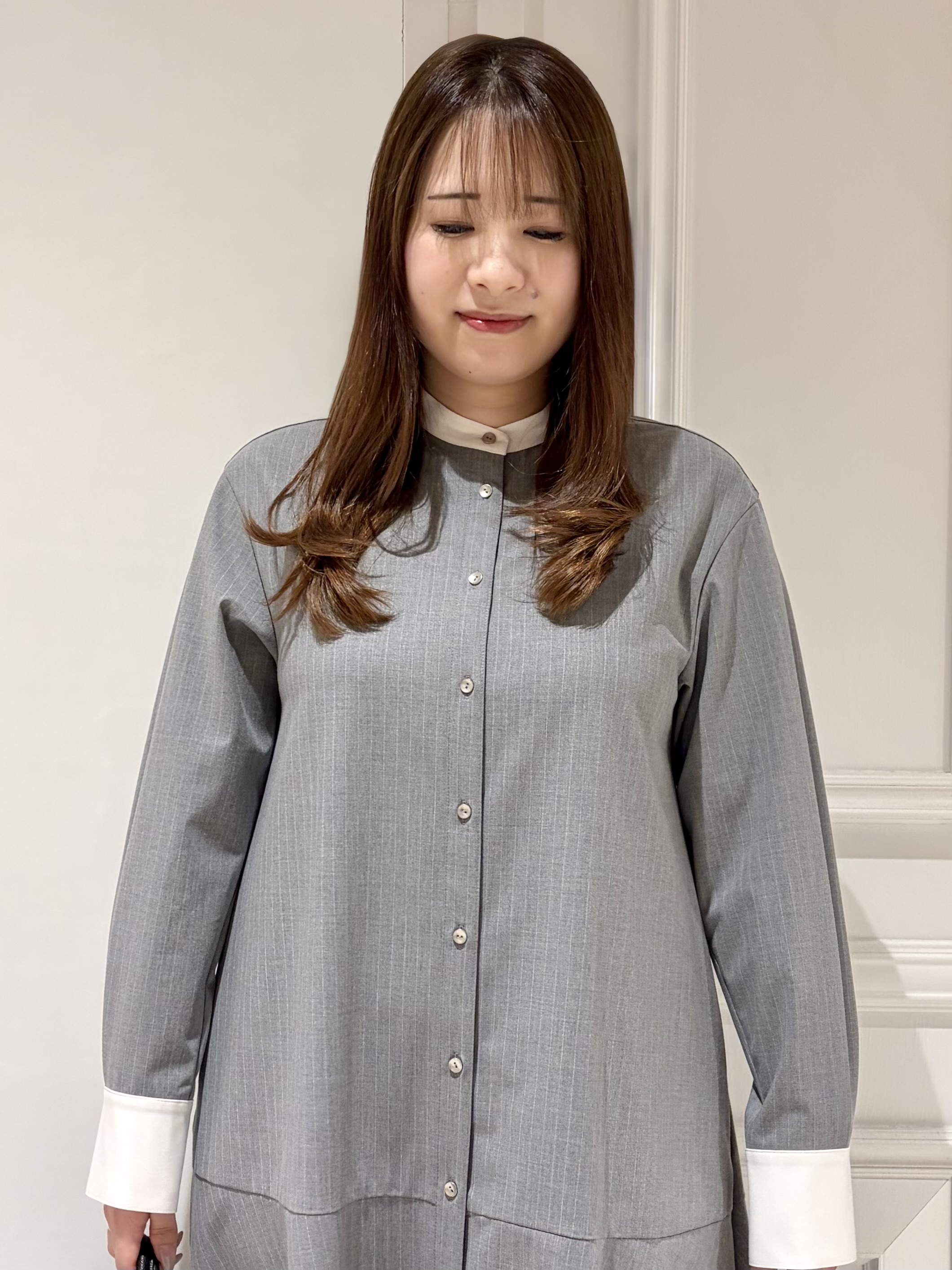 minowaさんの「DRESSTERIOR｜【STORY11月号掲載】ウォッシャブルストライプシャツワンピース」を使ったコーディネート