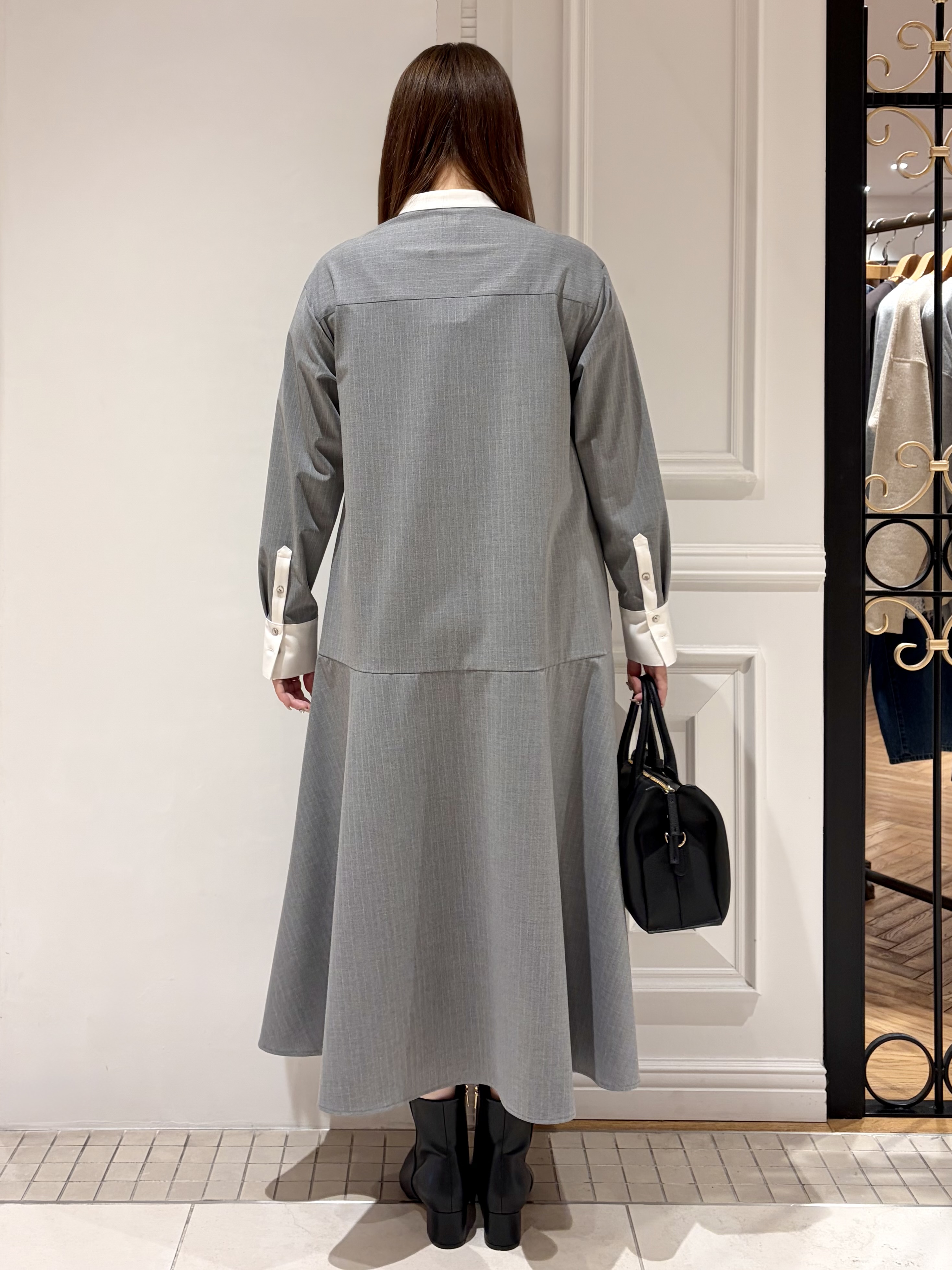minowaさんの「DRESSTERIOR｜【STORY11月号掲載】ウォッシャブルストライプシャツワンピース」を使ったコーディネート