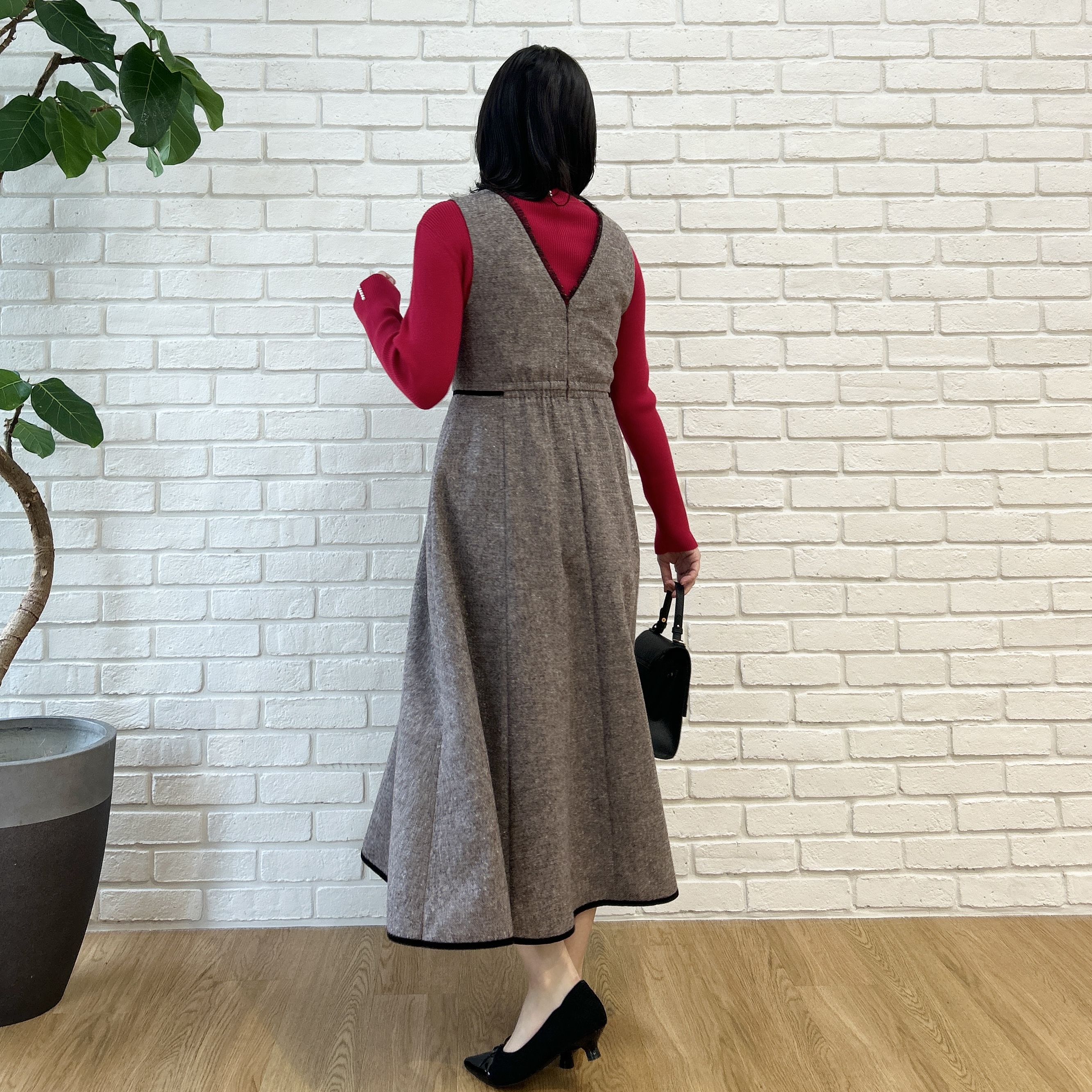 shinoさんの「Couture brooch｜【大人フェミニンのBASIC】パール調リブニット【吸湿発熱・静電気防止・抗菌防臭・洗濯機可】」を使ったコーディネート