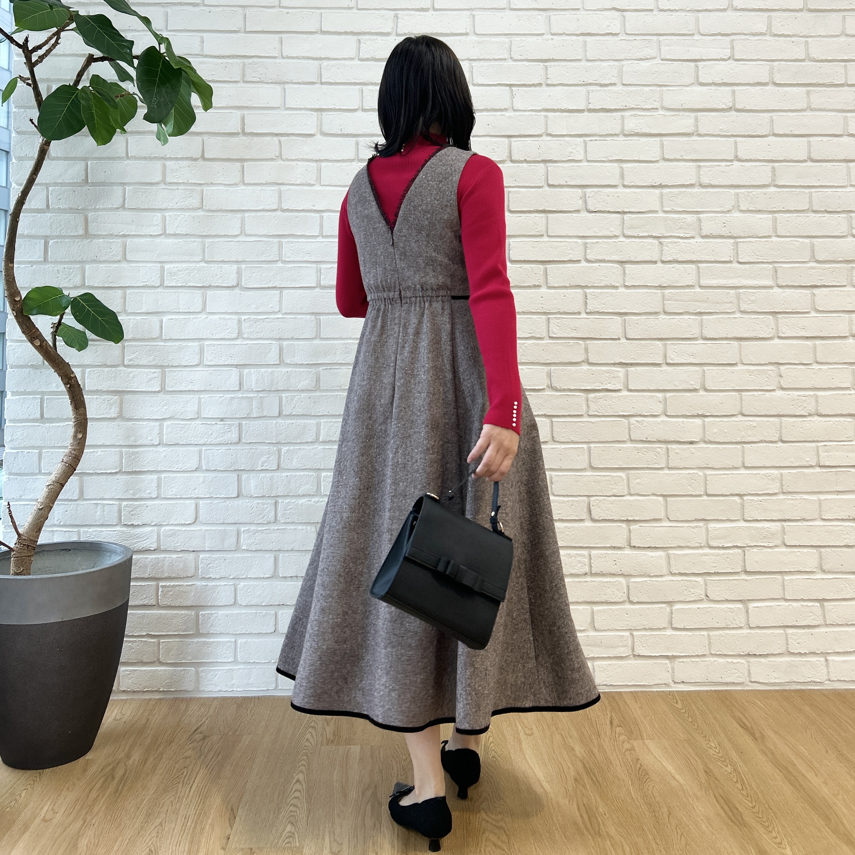 shinoさんの「Couture brooch｜【大人フェミニンのBASIC】パール調リブニット【吸湿発熱・静電気防止・抗菌防臭・洗濯機可】」を使ったコーディネート