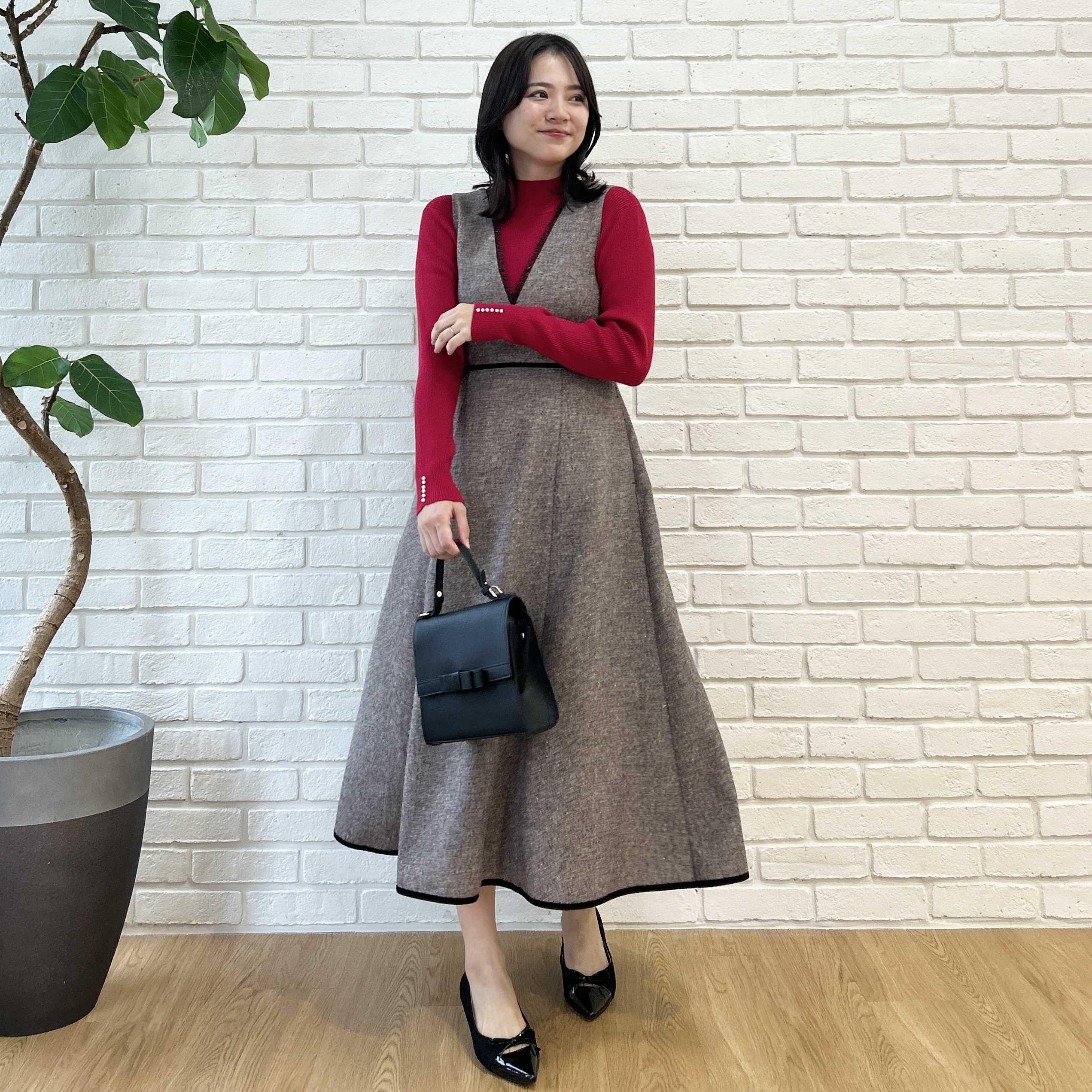 shinoさんの「Couture brooch｜【大人フェミニンのBASIC】パール調リブニット【吸湿発熱・静電気防止・抗菌防臭・洗濯機可】」を使ったコーディネート