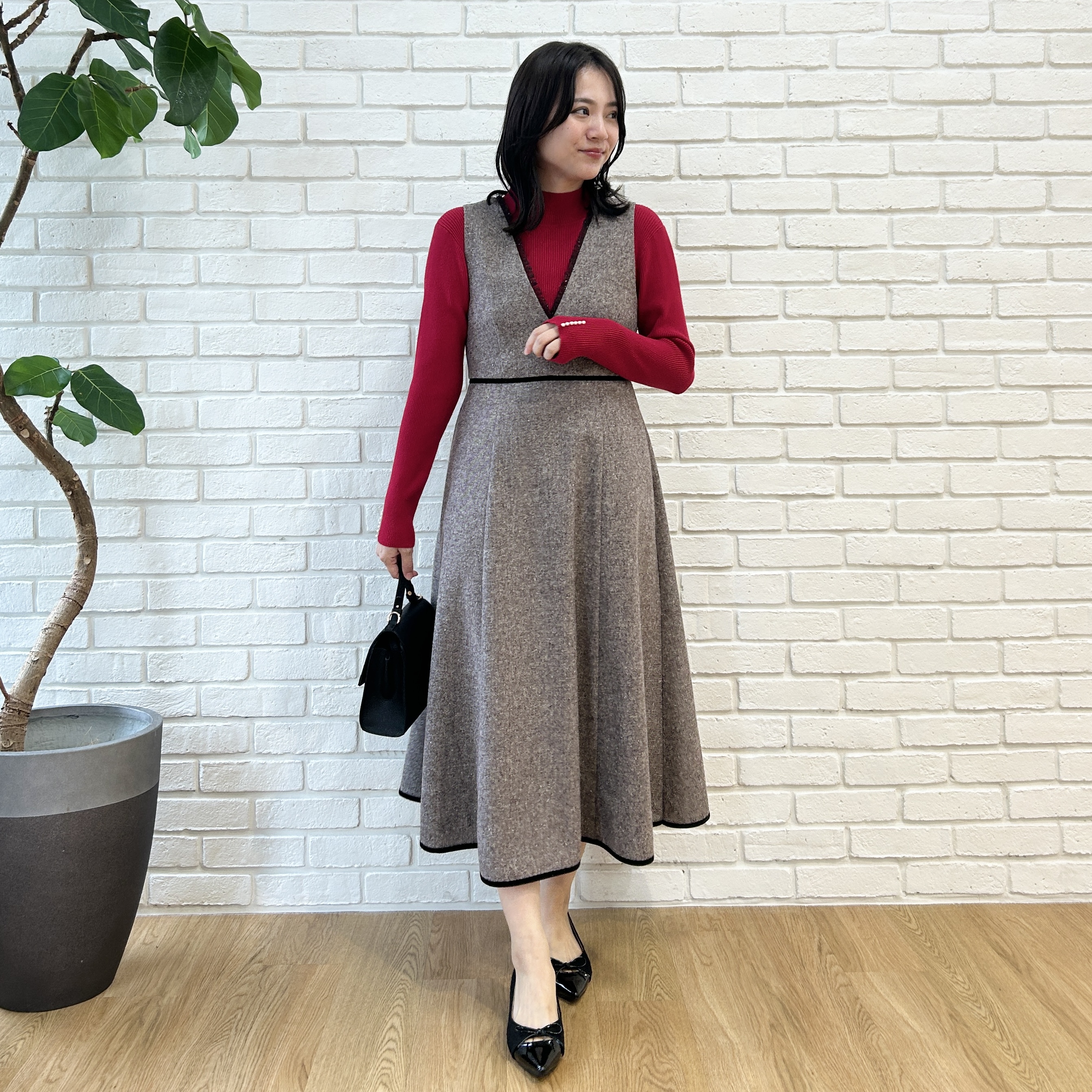 shinoさんの「Couture brooch｜【大人フェミニンのBASIC】パール調リブニット【吸湿発熱・静電気防止・抗菌防臭・洗濯機可】」を使ったコーディネート