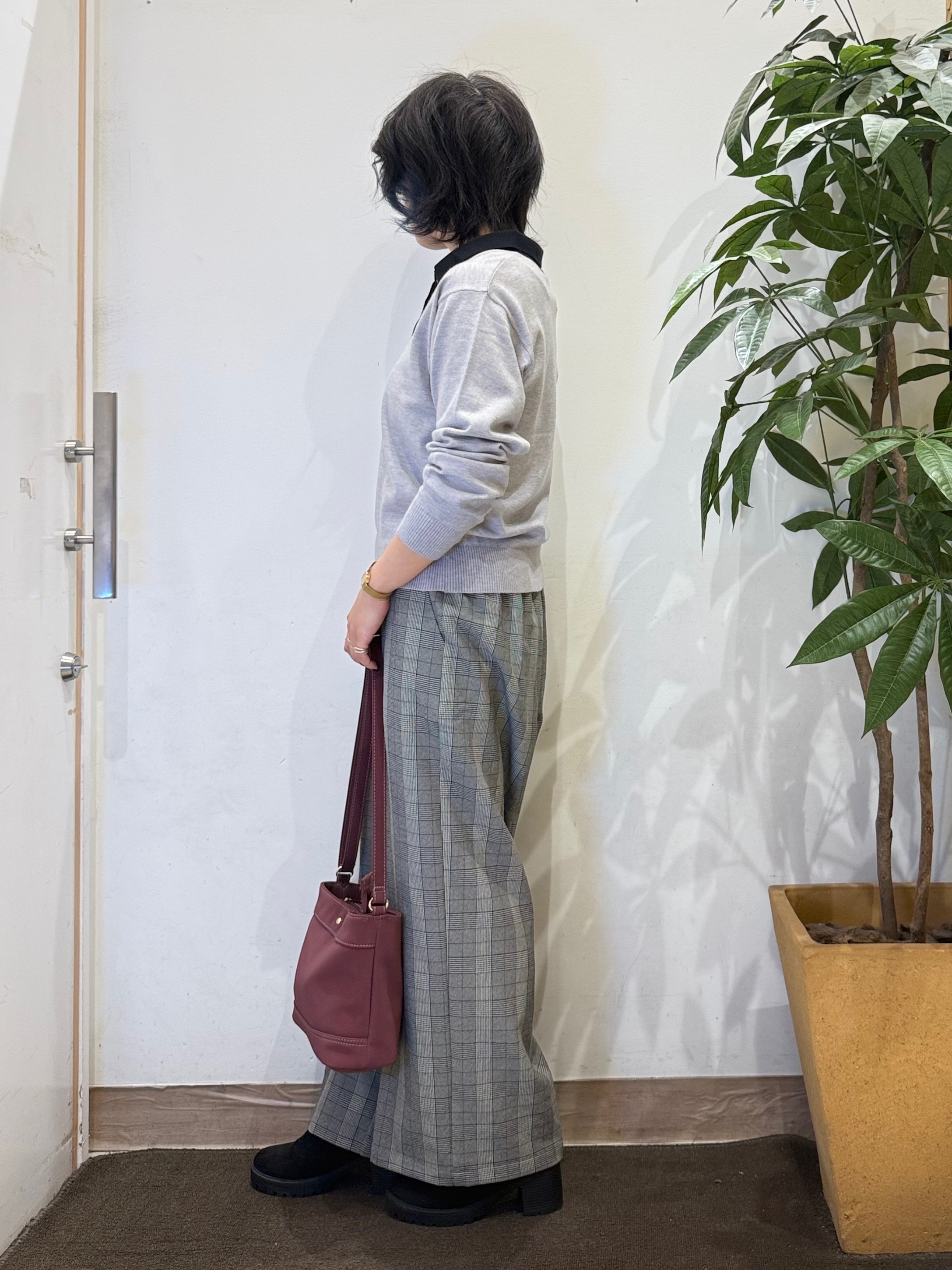 misakiさんの「SHOO･LA･RUE｜【S-LL/洗濯機可】やわらかな着心地 襟付きニット」を使ったコーディネート