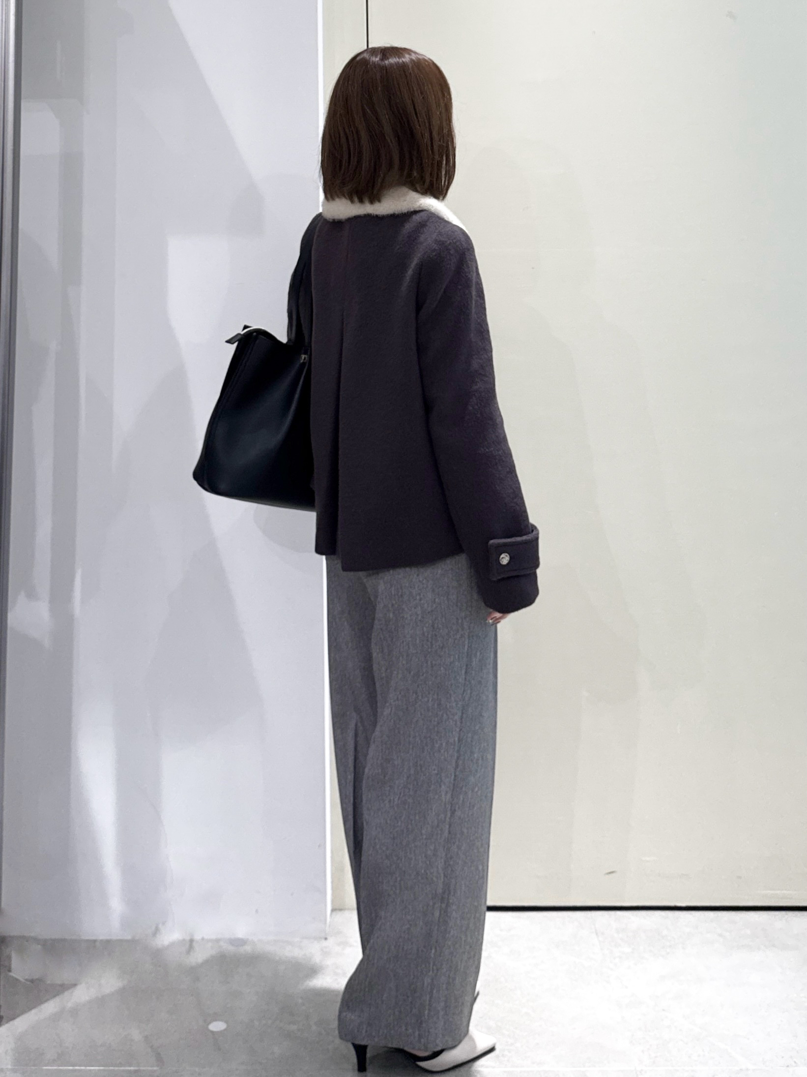 aikoさんの「OPAQUE.CLIP｜【植草美幸先生が指南する好印象スタイル】カシミヤ混ノーカラーショートコート」を使ったコーディネート