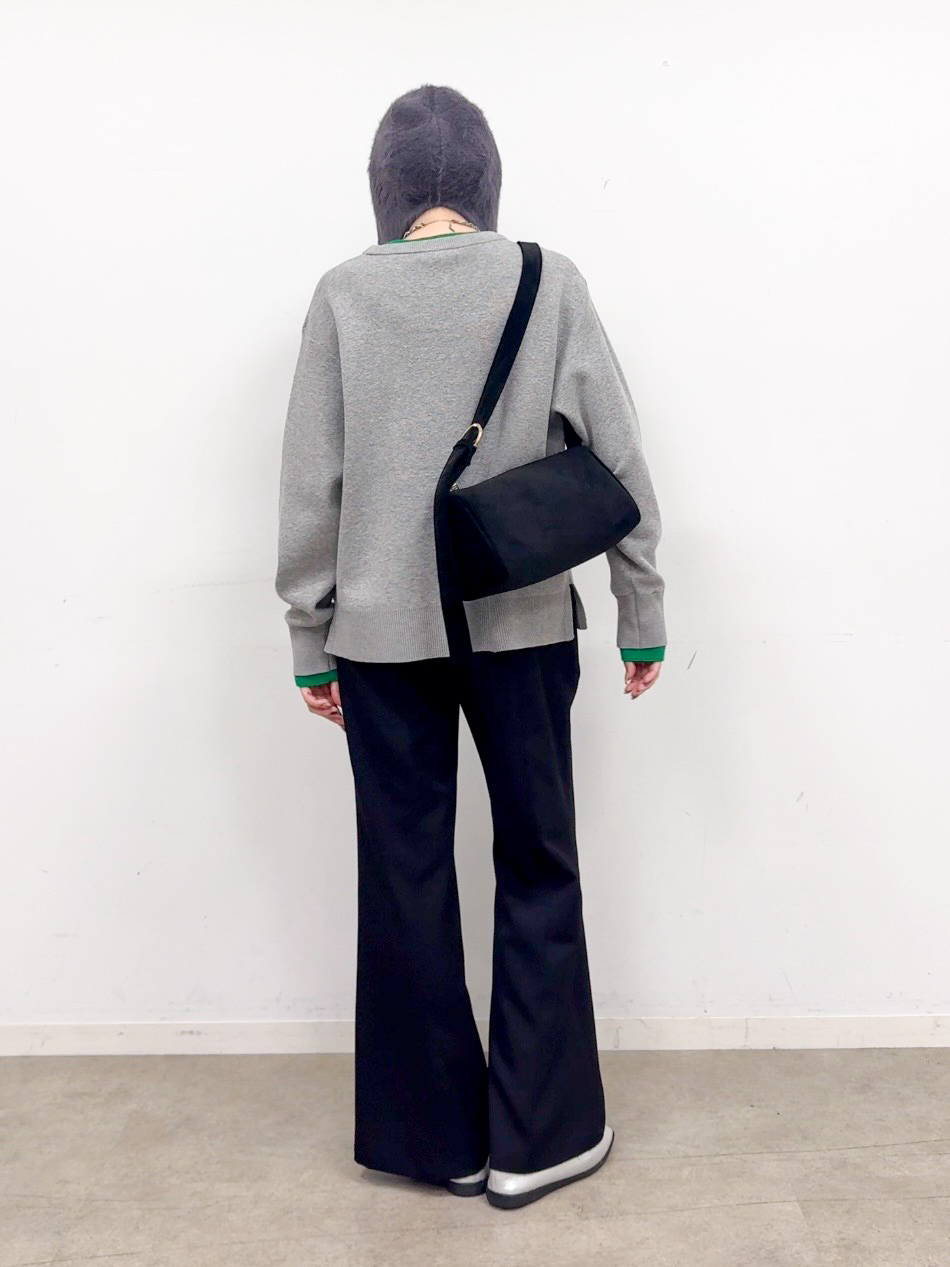 𝐜𝐡𝐢𝐤𝐚さんの「SHOO･LA･RUE｜【洗濯機可/S-LL】配色がアクセント スウェットライクニット」を使ったコーディネート