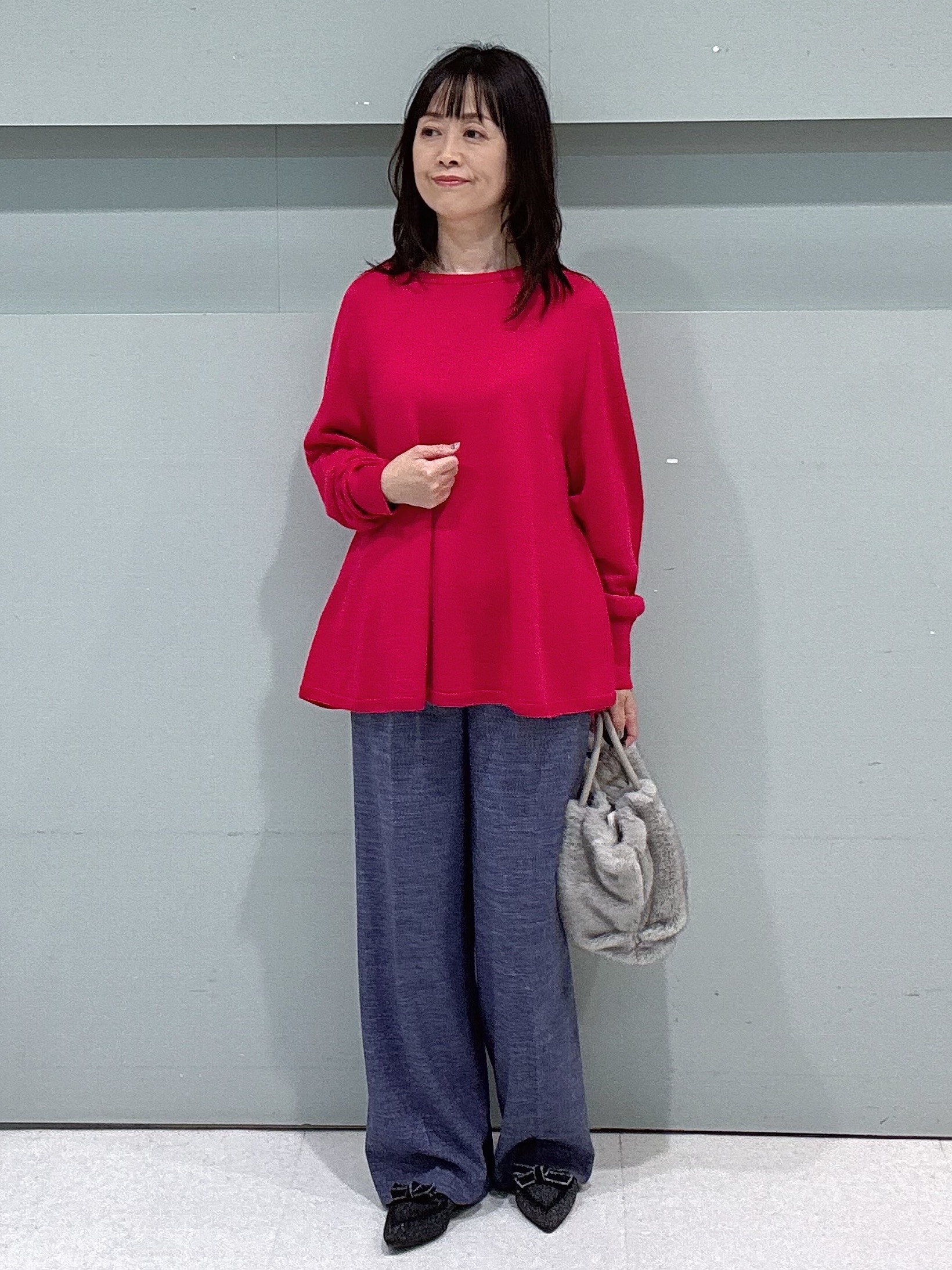 makiさんの「UNTITLED｜【ゆったり/軽い】マフラー付きリバーコート」を使ったコーディネート