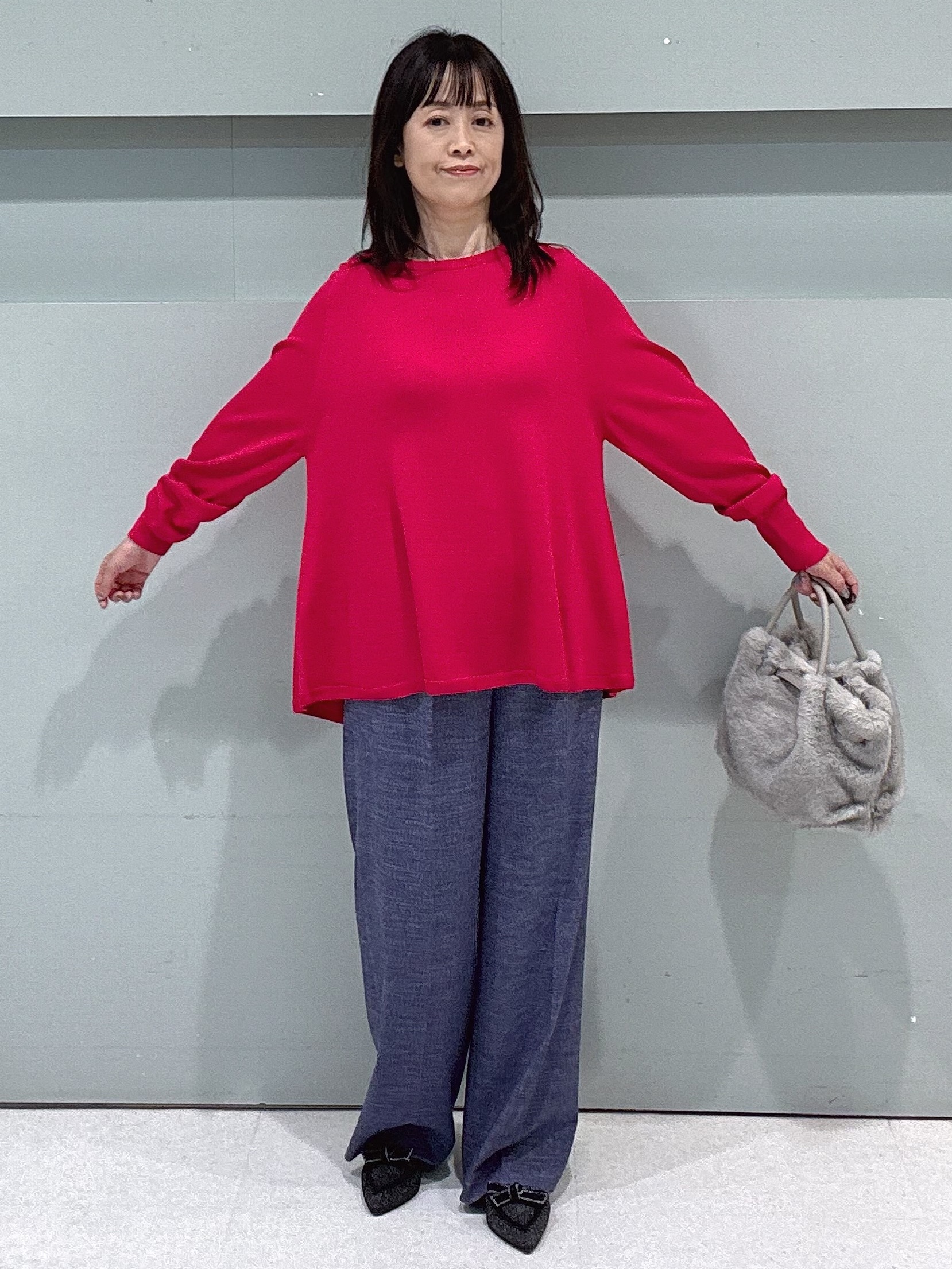 makiさんの「UNTITLED｜【ゆったり/軽い】マフラー付きリバーコート」を使ったコーディネート