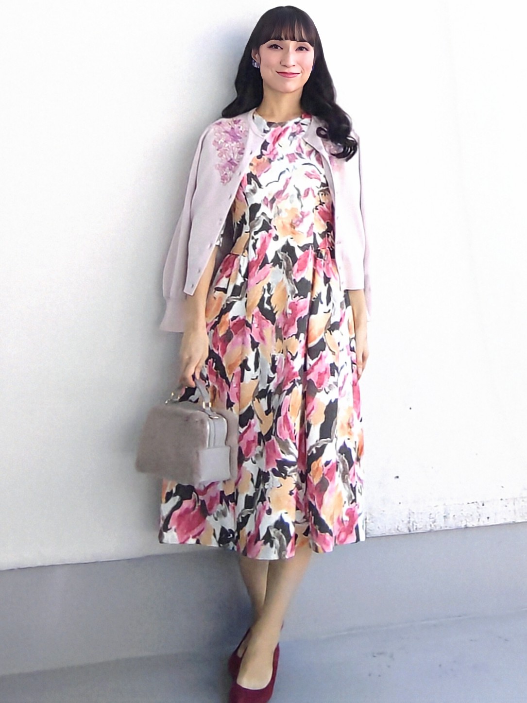 keinaさんの「SunaUna｜【手洗い可／アンサンブル可】刺しゅうリボンのクラフトニットカーディガン」を使ったコーディネート