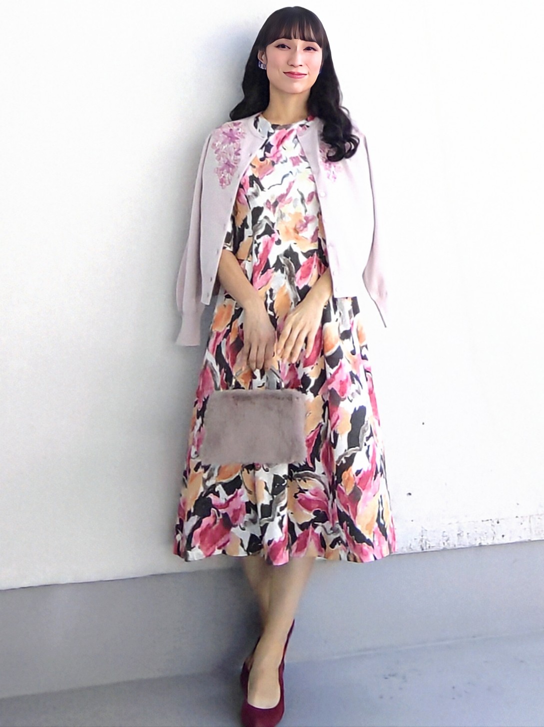 keinaさんの「SunaUna｜【手洗い可／アンサンブル可】刺しゅうリボンのクラフトニットカーディガン」を使ったコーディネート