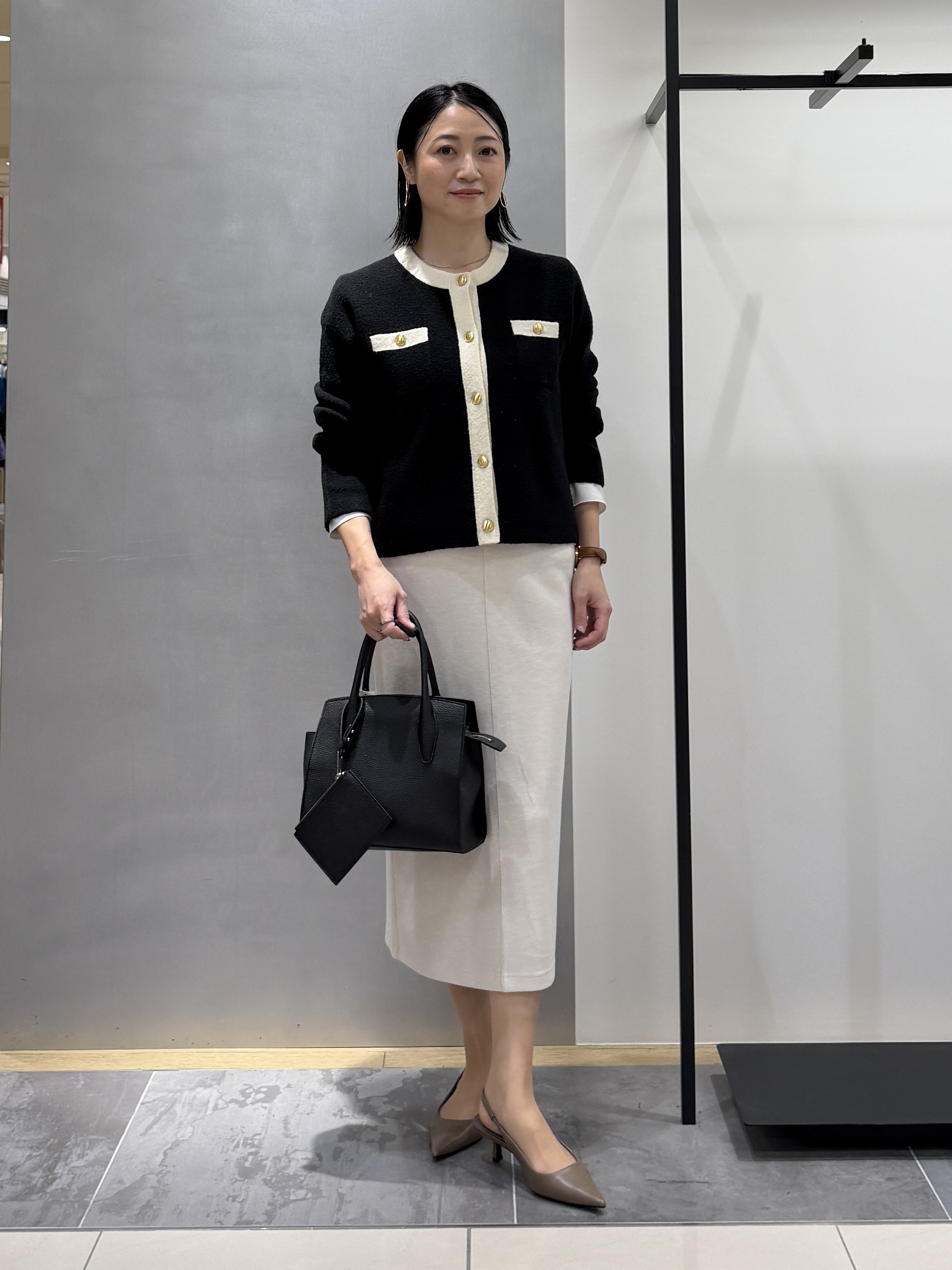 shihoさんの「INDIVI｜【軽やか】ブークレニットジャケット」を使ったコーディネート