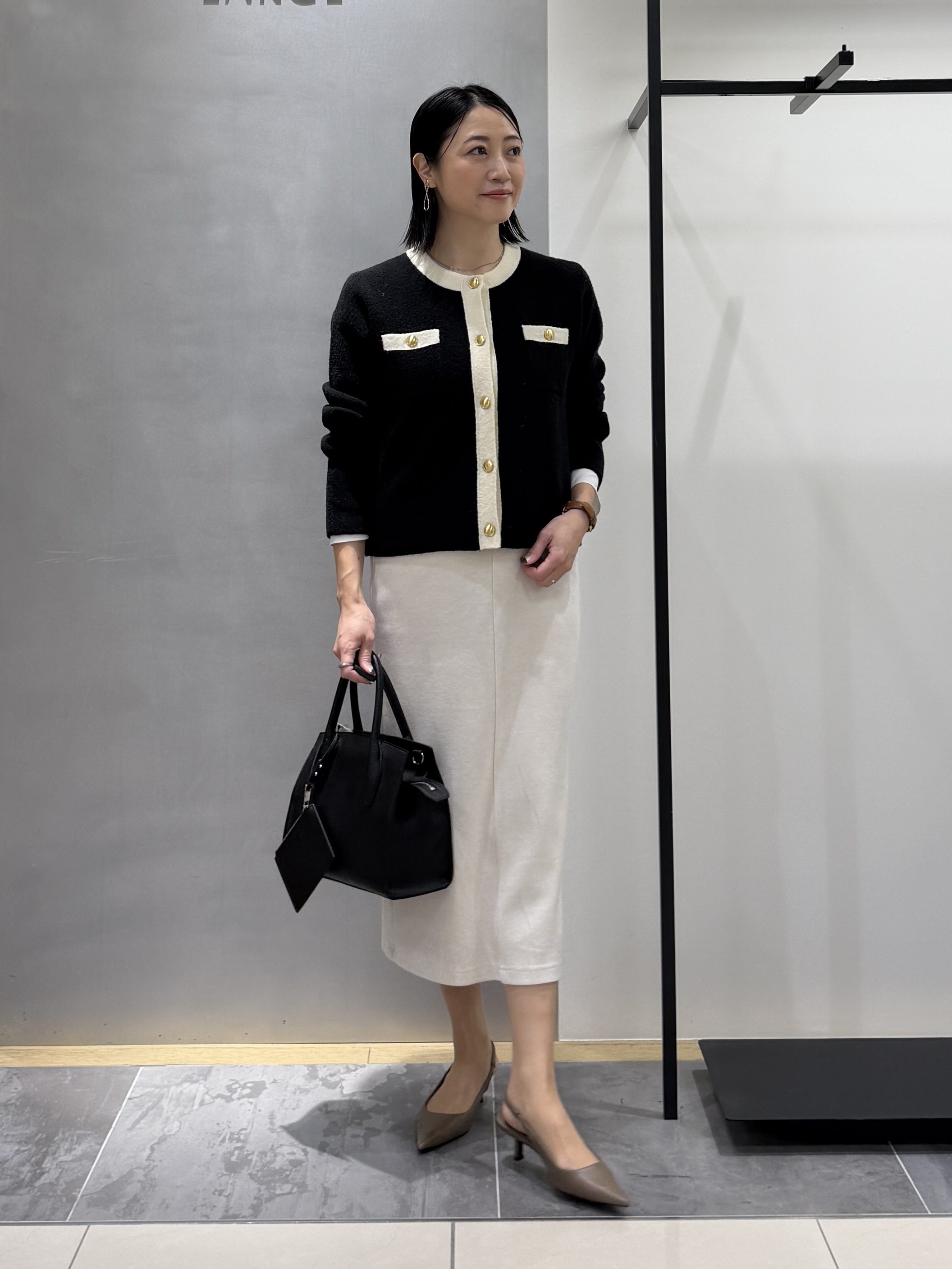 shihoさんの「INDIVI｜【軽やか】ブークレニットジャケット」を使ったコーディネート