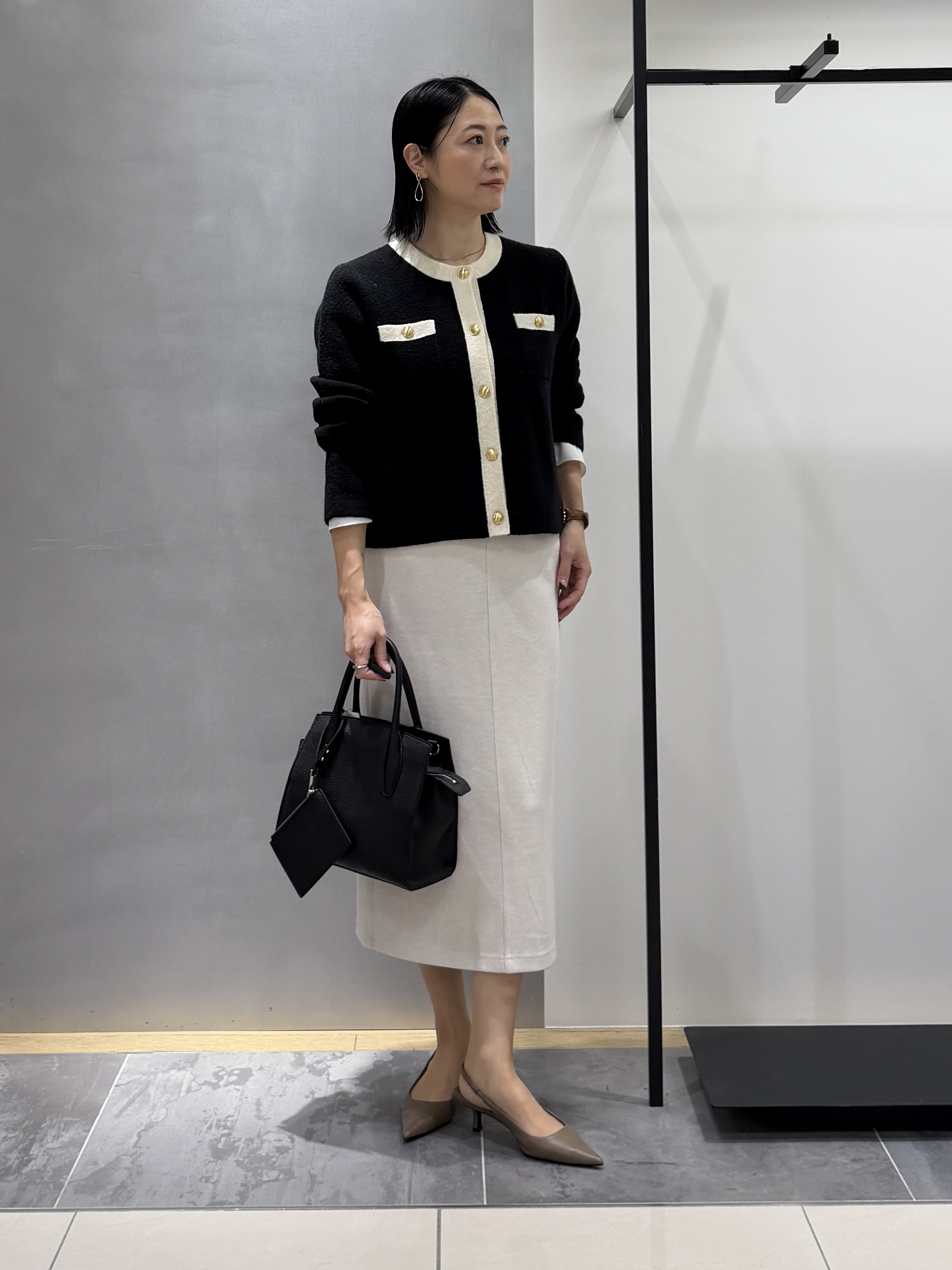 shihoさんの「INDIVI｜【軽やか】ブークレニットジャケット」を使ったコーディネート