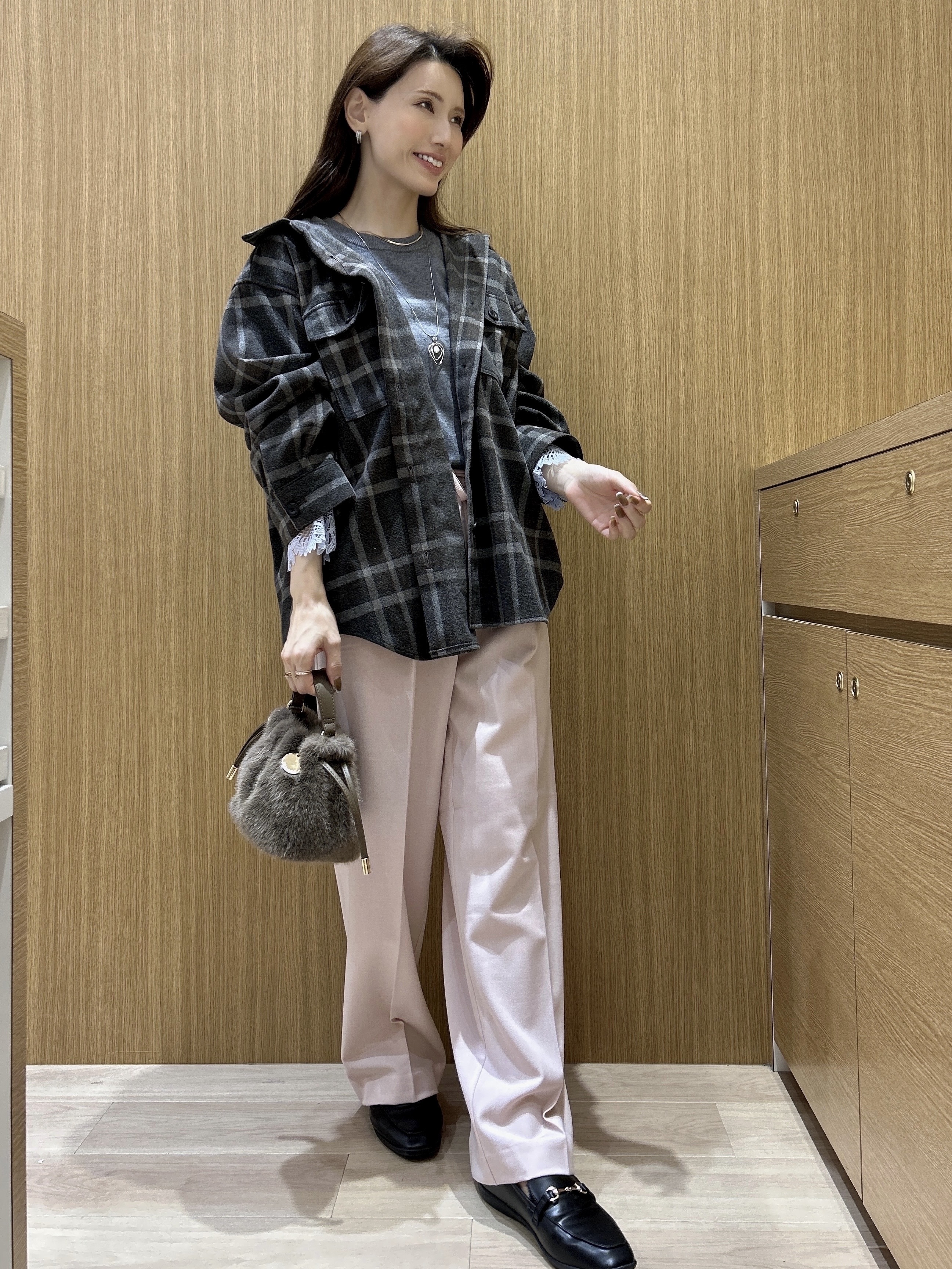 maiさんの「OPAQUE.CLIP｜チェック柄ウールライクシャツジャケット【洗濯機OK】」を使ったコーディネート