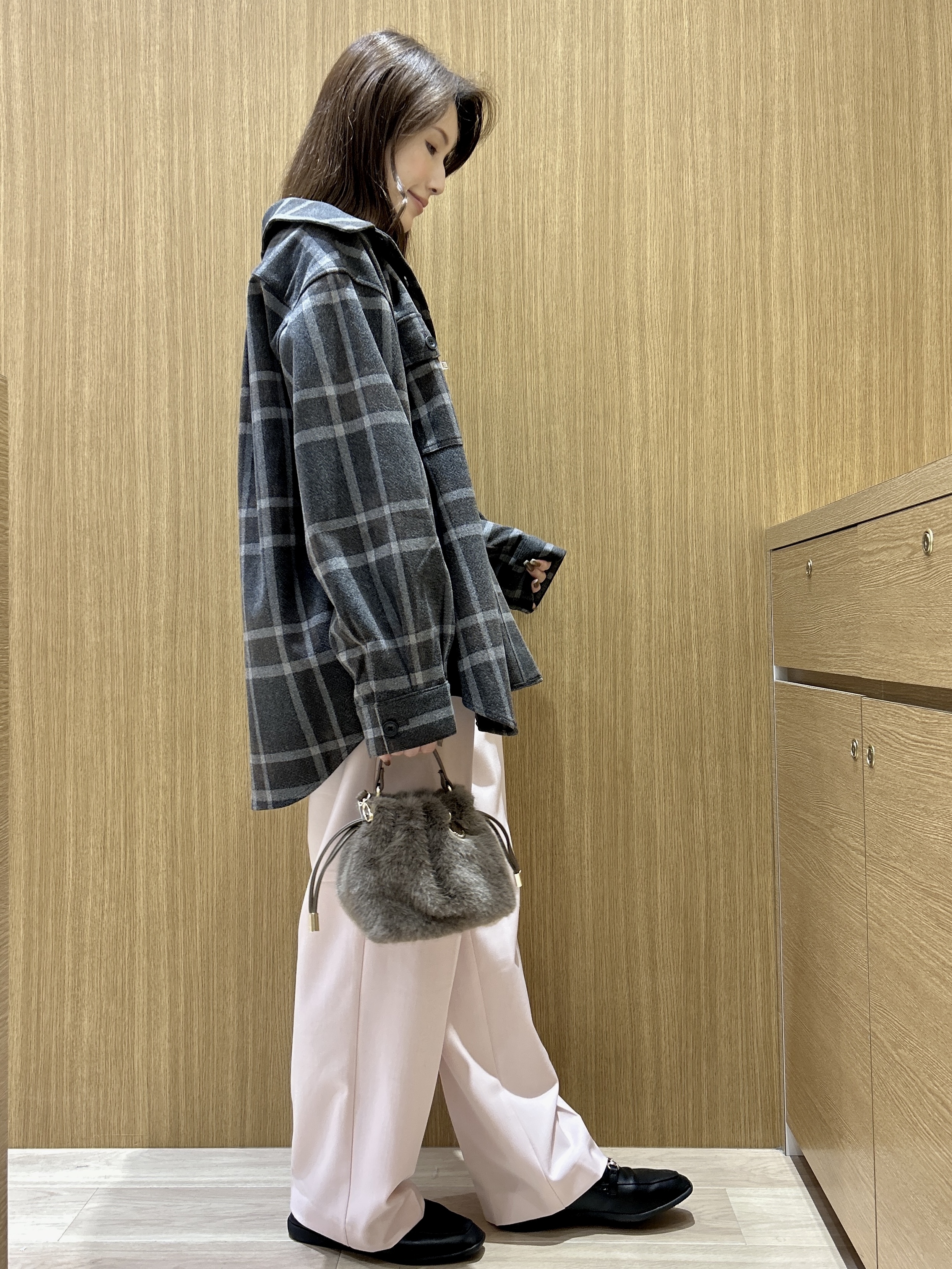 maiさんの「OPAQUE.CLIP｜チェック柄ウールライクシャツジャケット【洗濯機OK】」を使ったコーディネート