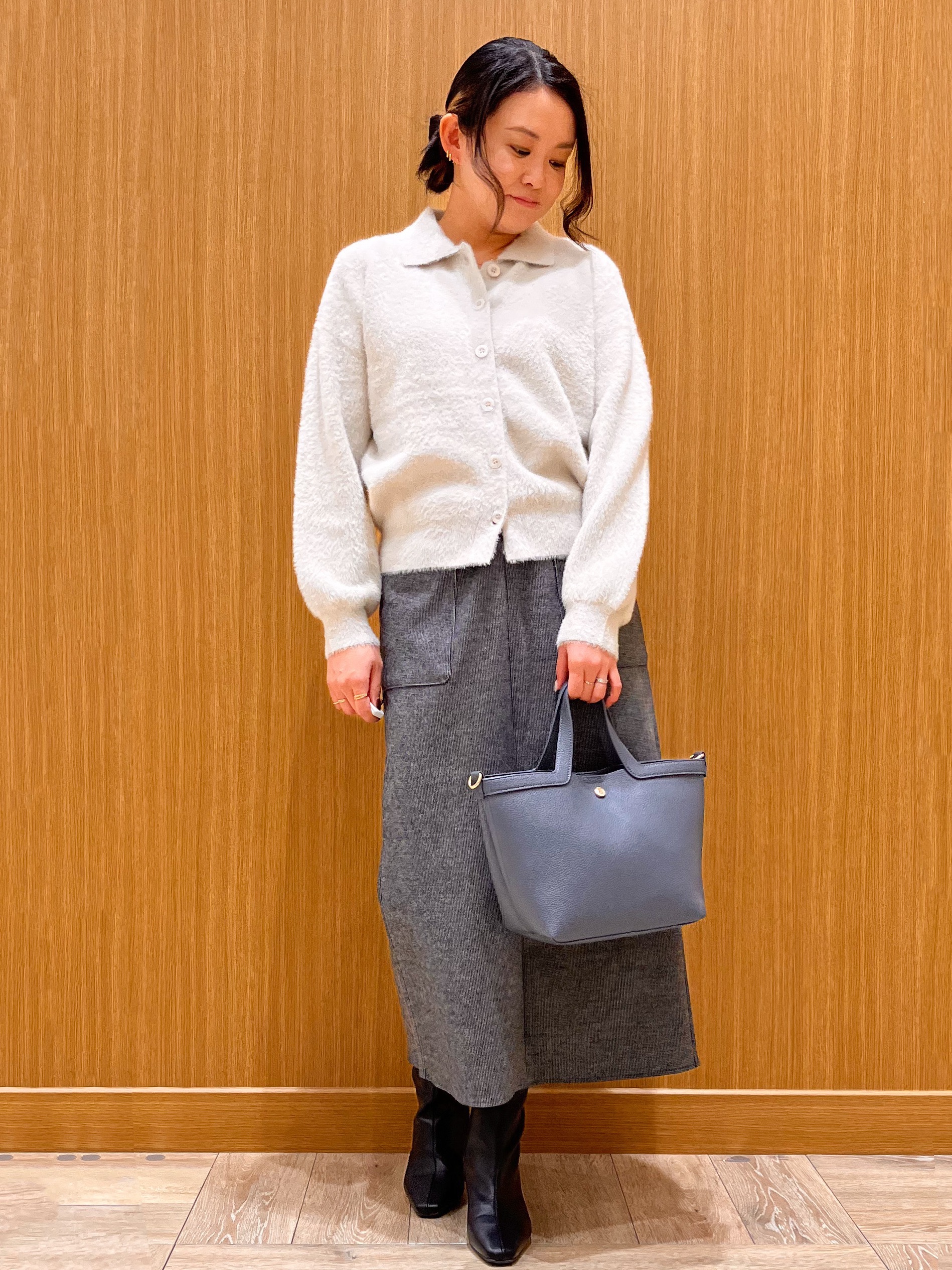 aさんの「OPAQUE.CLIP｜フェザー襟付きニットカーディガン【洗濯機OK】」を使ったコーディネート