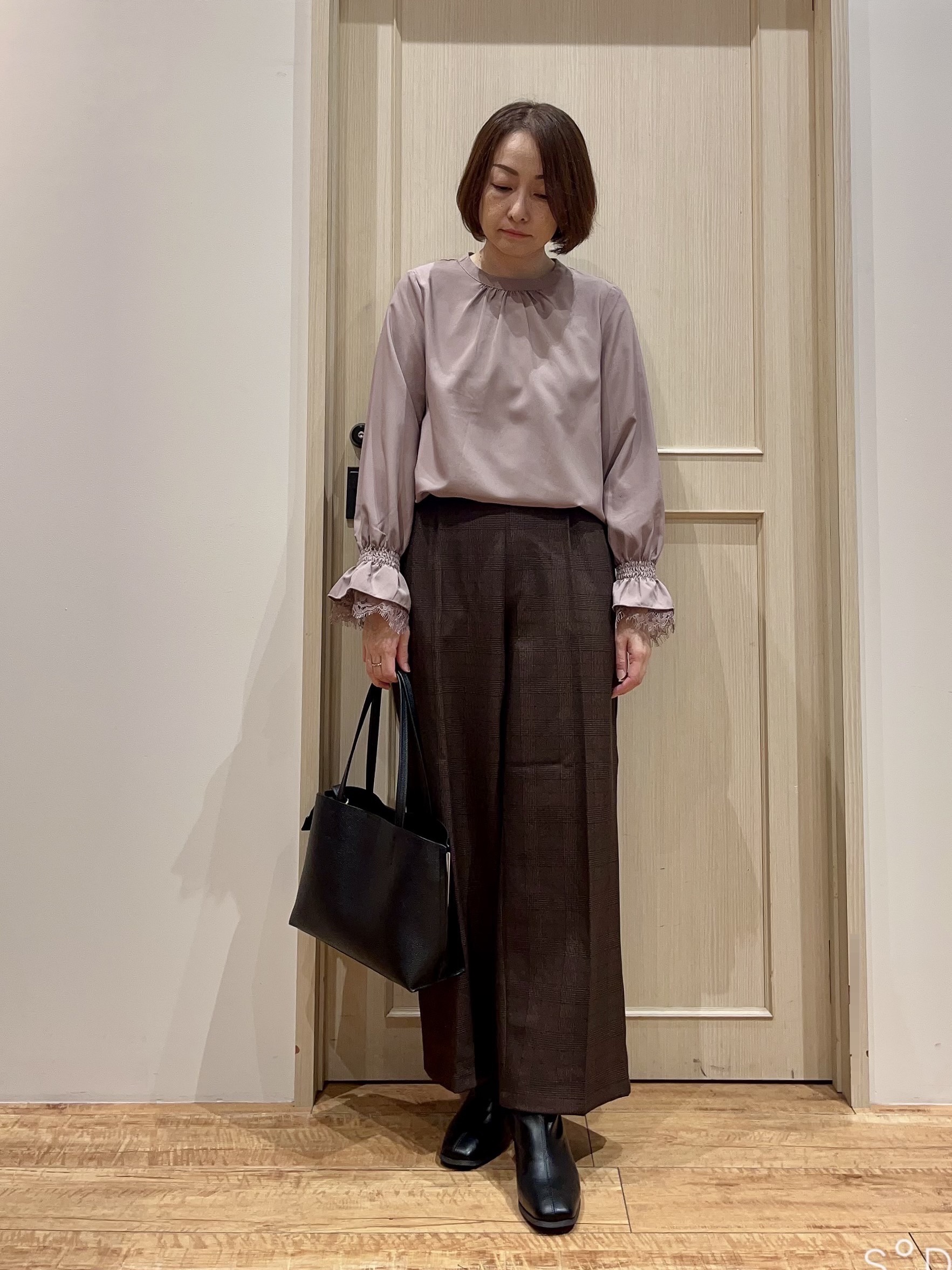 fukuiさんの「SHOO･LA･RUE｜【S-LL/洗濯機可/ストレッチ】動きやすく軽やか スエード調ノーカラージップブルゾン」を使ったコーディネート