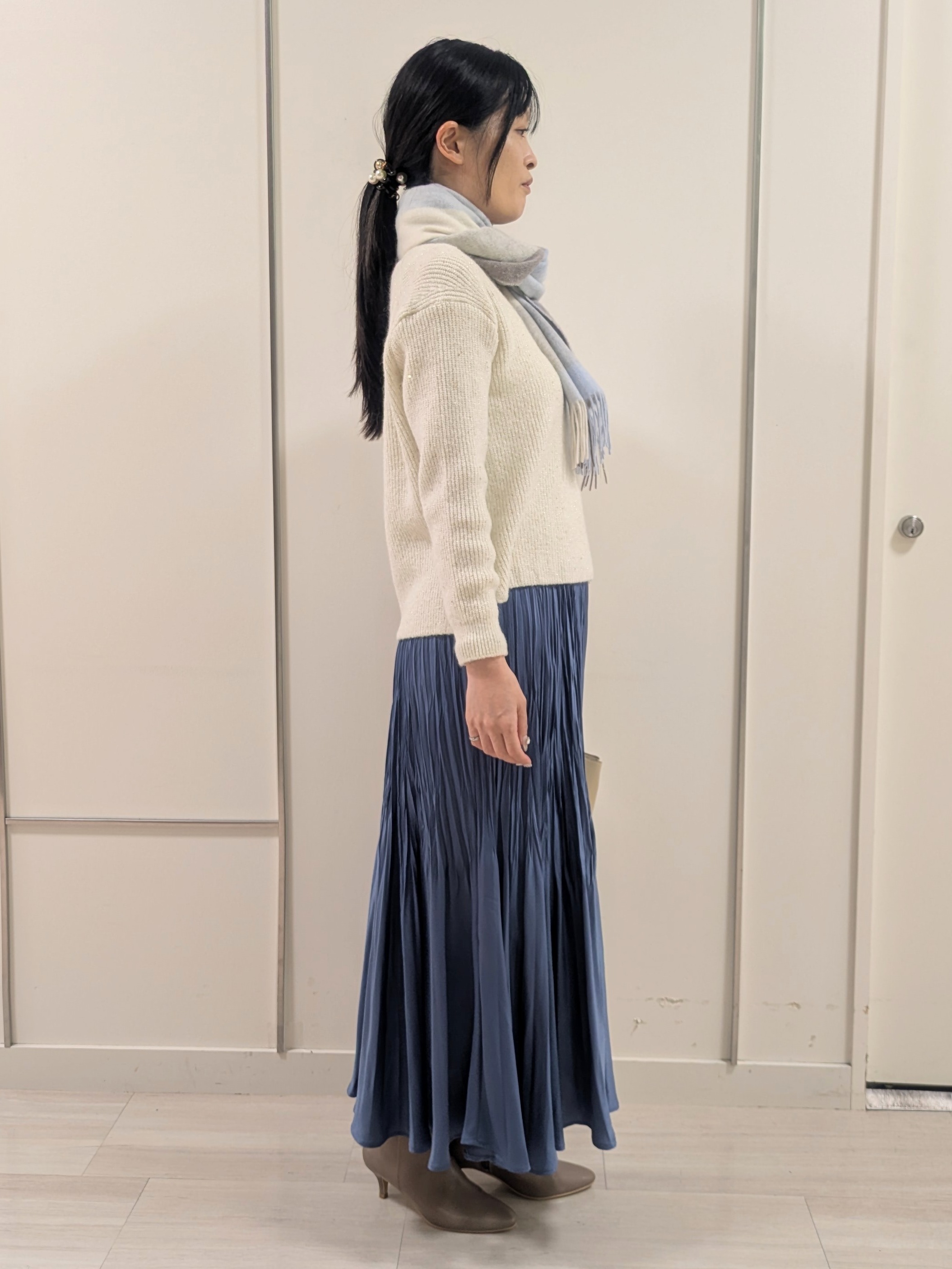 mikiさんの「COUP DE CHANCE｜【手洗い可／日本製】スパンコールニット」を使ったコーディネート