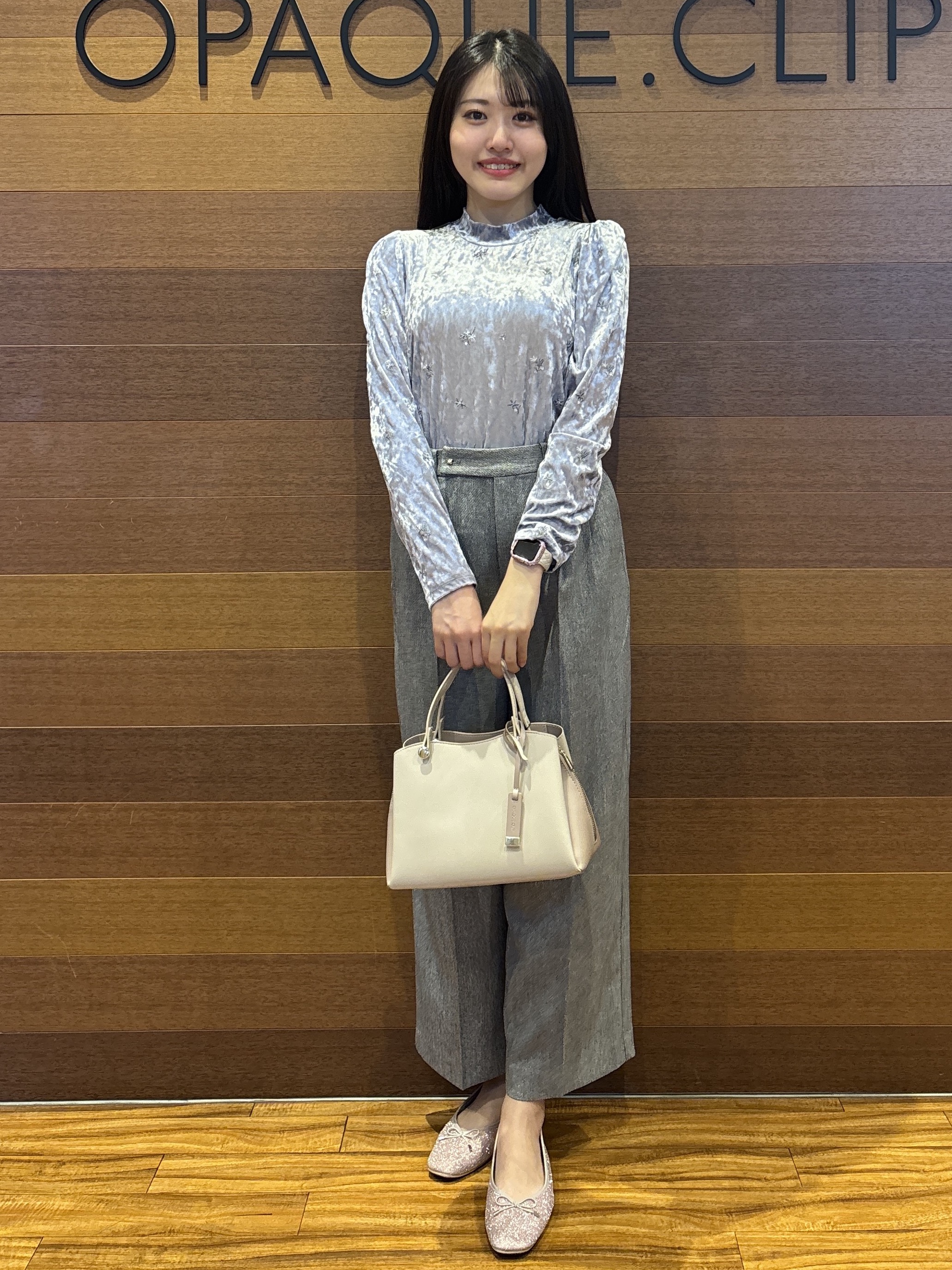 わかなさんの「OPAQUE.CLIP｜ベロア刺繍ハイネックトップス【洗濯機OK】」を使ったコーディネート