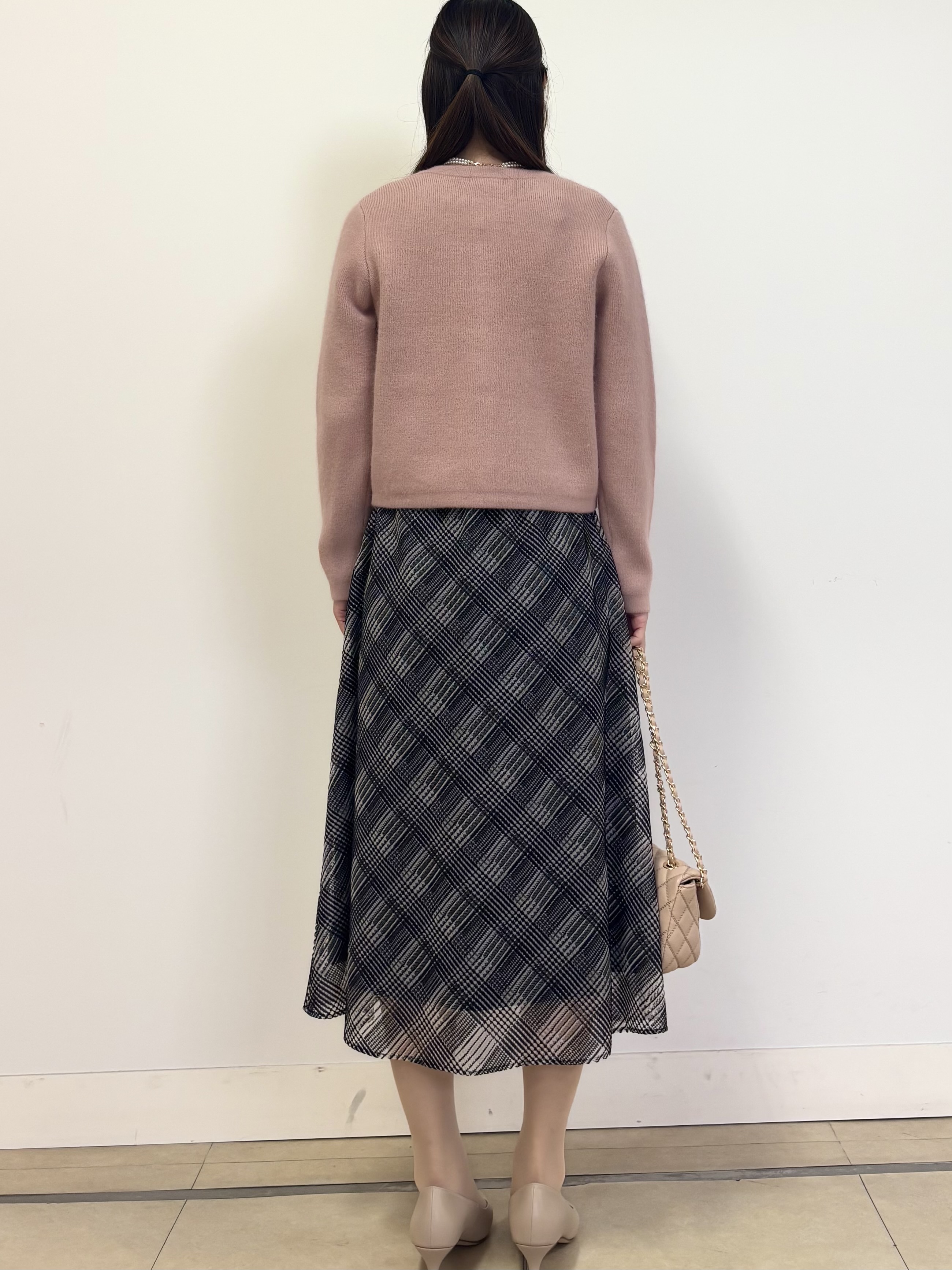 沼さんの「COUP DE CHANCE｜【手洗い可／ラクーン混】ヘアリーカーディガン」を使ったコーディネート