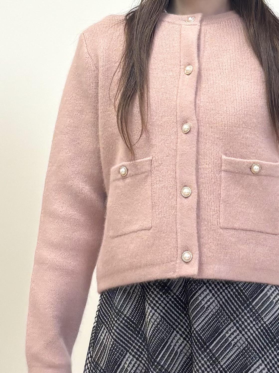 沼さんの「COUP DE CHANCE｜【手洗い可／ラクーン混】ヘアリーカーディガン」を使ったコーディネート