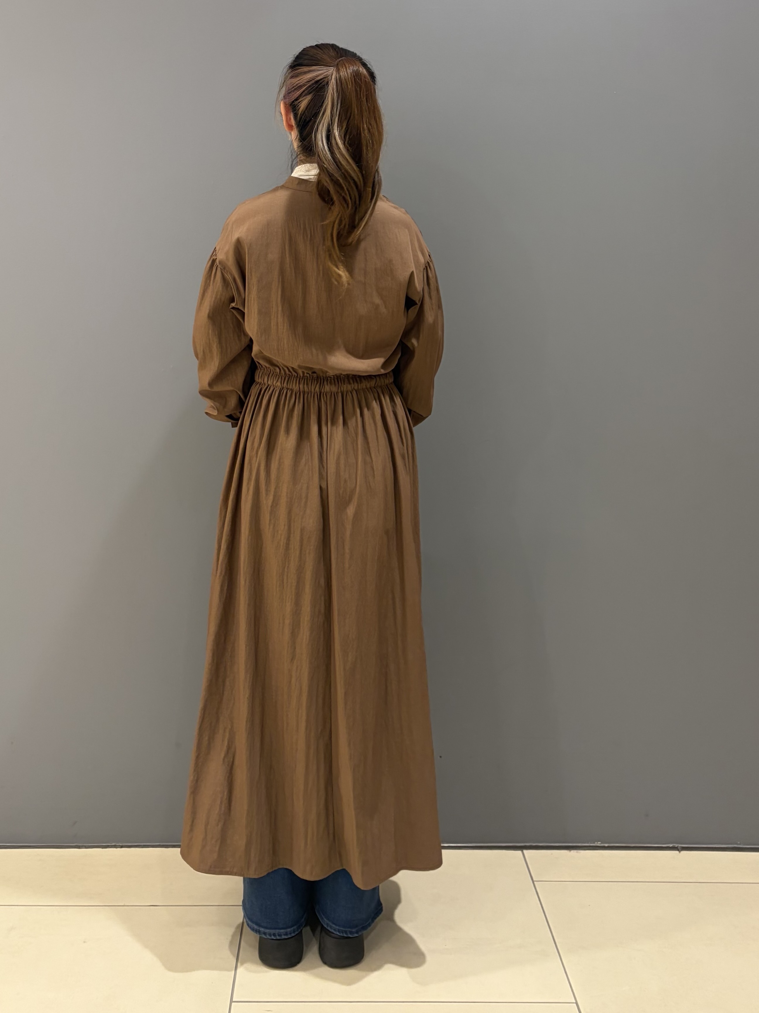 miさんの「UNTITLED｜【重ね着レイヤード】シアーベロアハイネックトップス」を使ったコーディネート