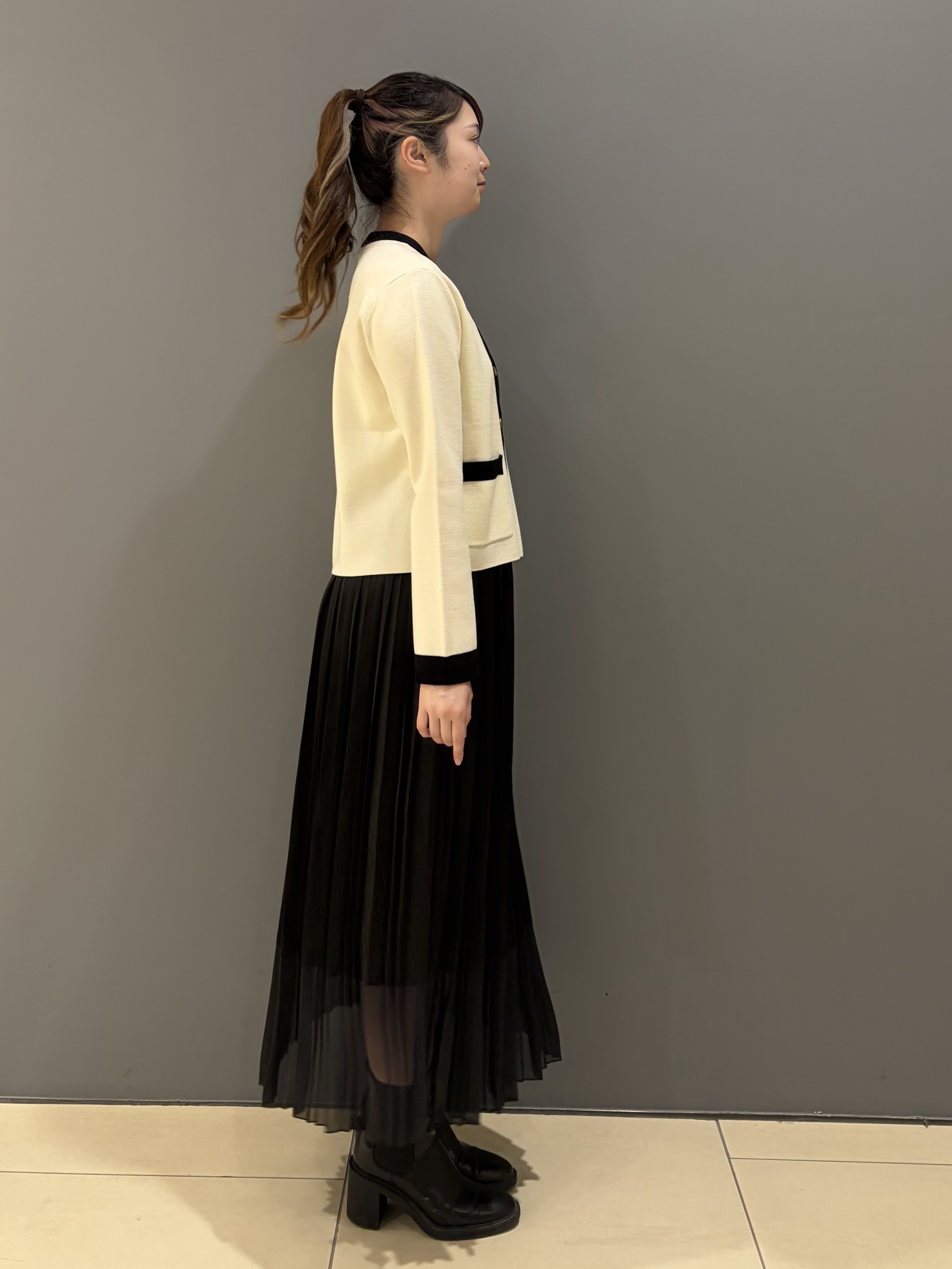 miさんの「UNTITLED｜【アンサンブル可/ジャケットライク】モールラインカーディガン」を使ったコーディネート