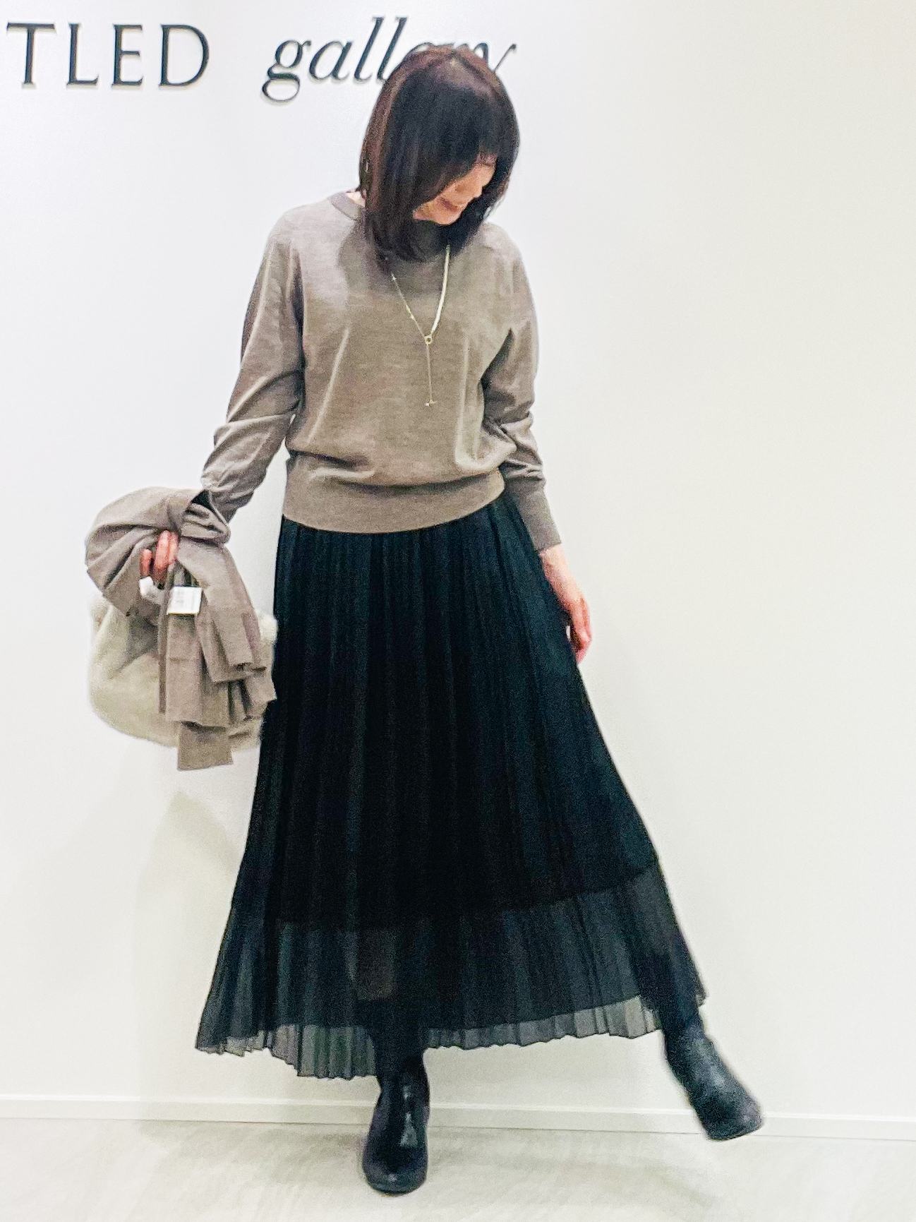 めいさんの「UNTITLED｜【アンサンブル可能/オンオフ使える】シルクウールカシミヤプルオーバー」を使ったコーディネート