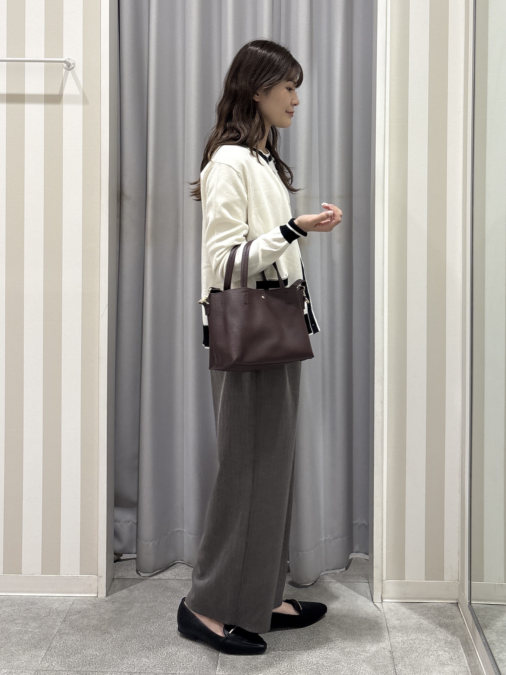 Rikaさんの「SHOO･LA･RUE｜【アンサンブル可/S-LL/洗濯機可】配色使いが目を惹く クルーネックニットカーディガン」を使ったコーディネート