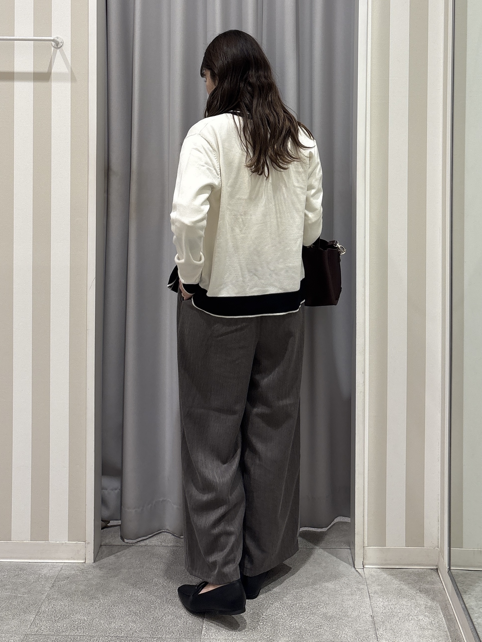 Rikaさんの「SHOO･LA･RUE｜【アンサンブル可/S-LL/洗濯機可】配色使いが目を惹く クルーネックニットカーディガン」を使ったコーディネート